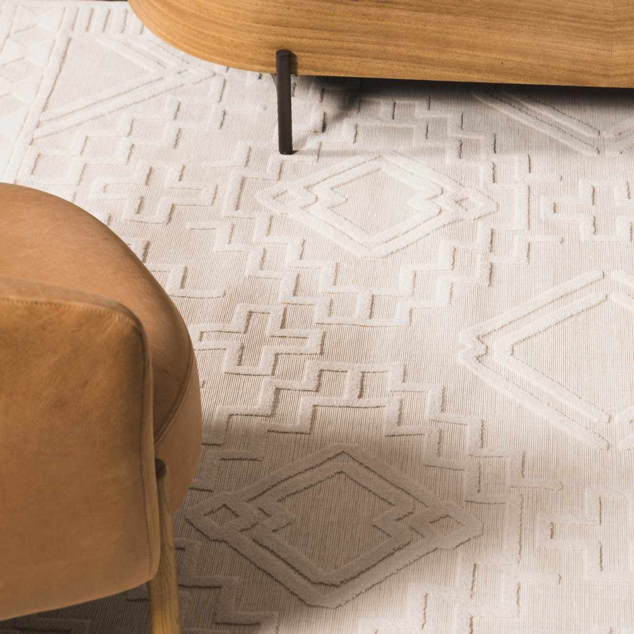 Modern Plumtree Off-White Machine Woven Outdoor Rug - Image 3