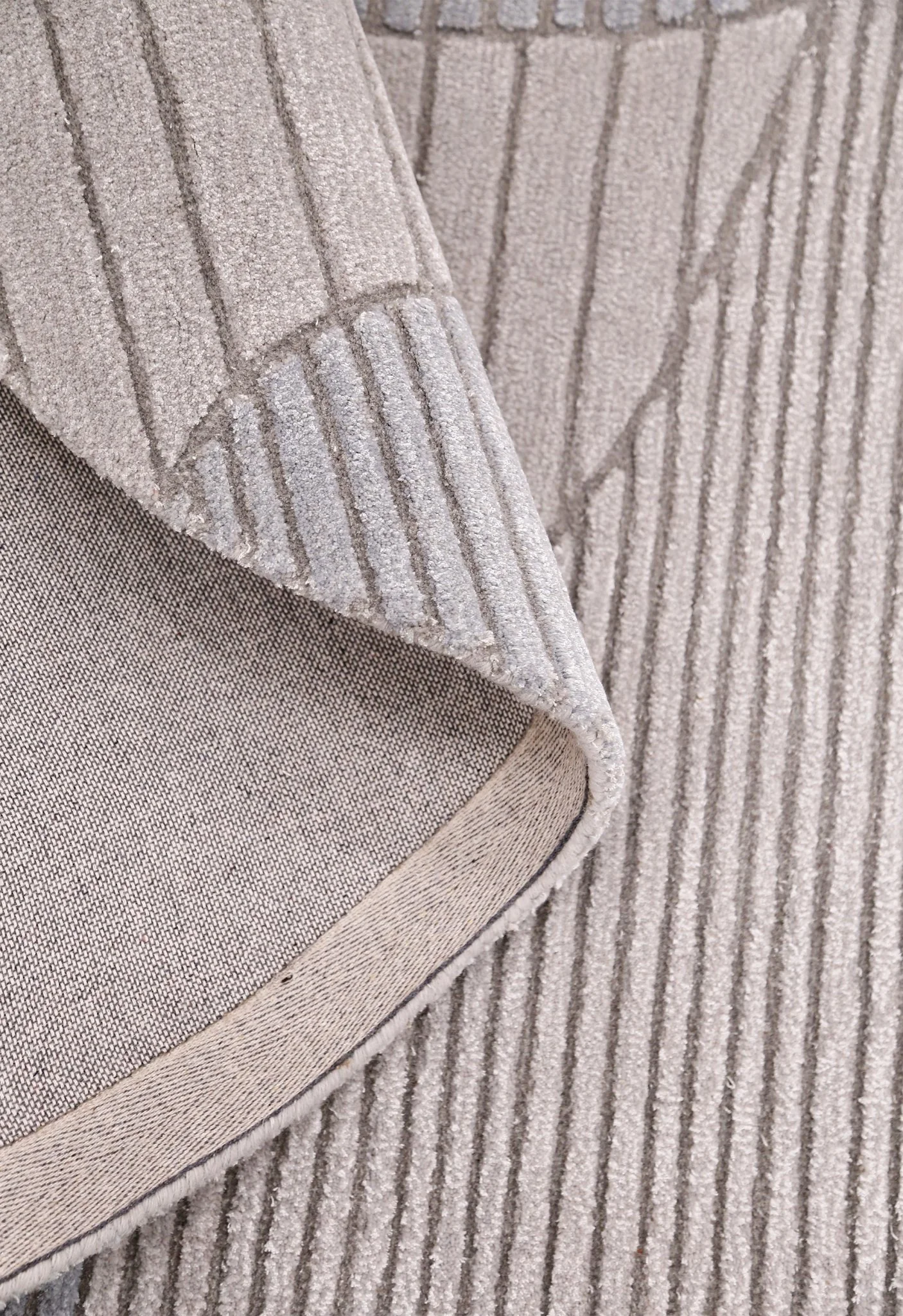 Stone Modern Ripple Lines Gray and Lilac Hand Tufted 5x7 Wool Rug - Image 3