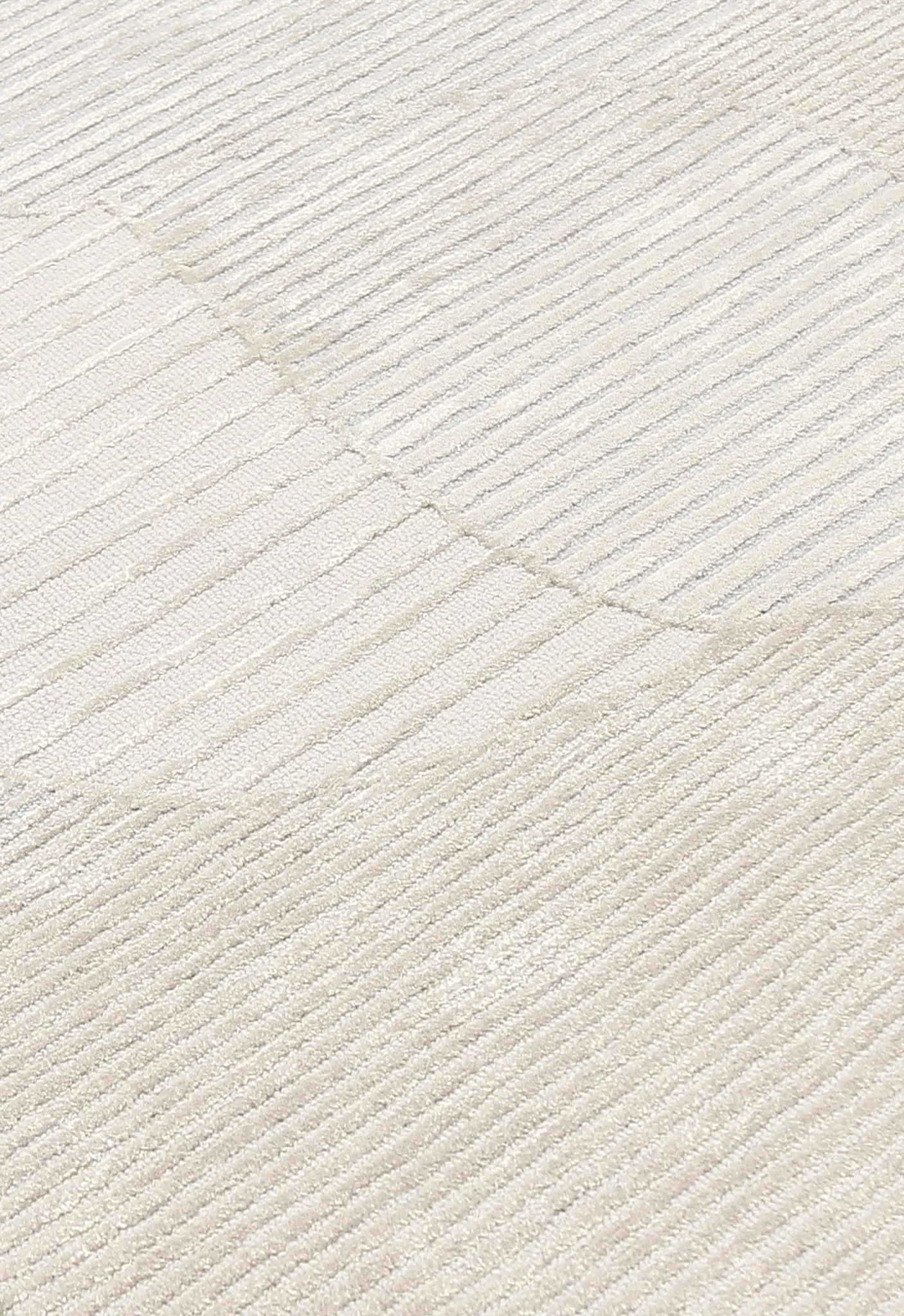 Stone Modern Silver and Beige Ripple Hand Tufted 5x7 Wool Rug - Image 6
