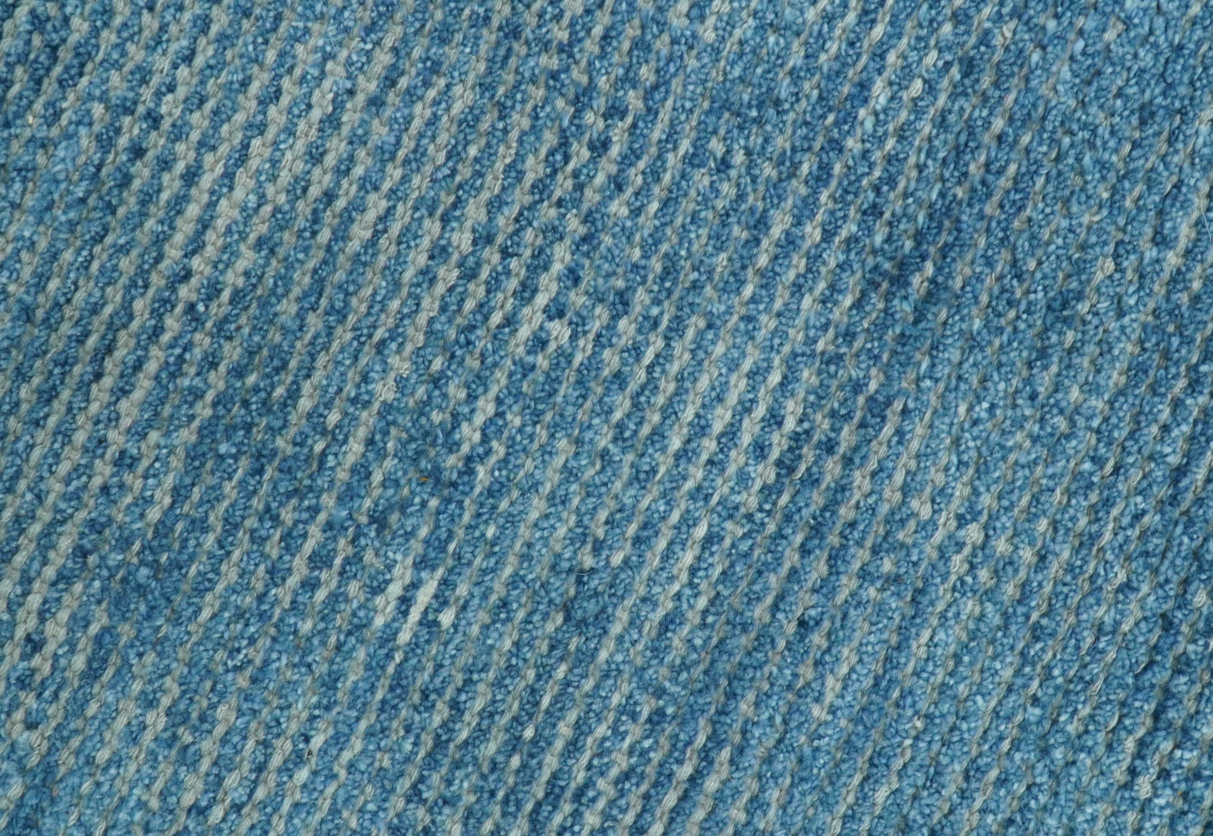 Modern Solid Design Gray And Blue 5x8 Hand Knotted Wool Area Rug - Image 4
