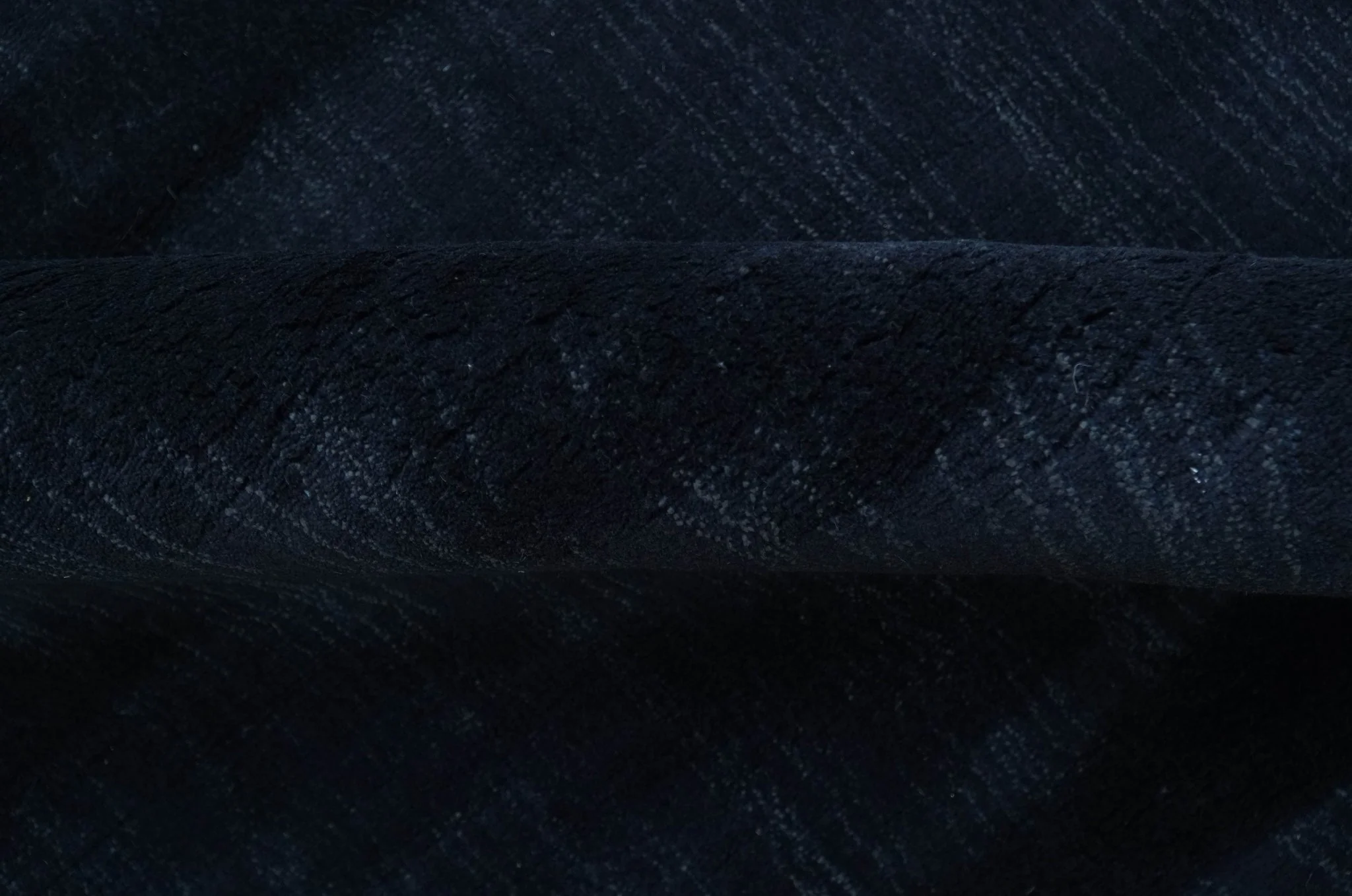 Modern Solid Design Navy Blue Hand Loom 8.9x12.8 Art Silk Rug - Image 6