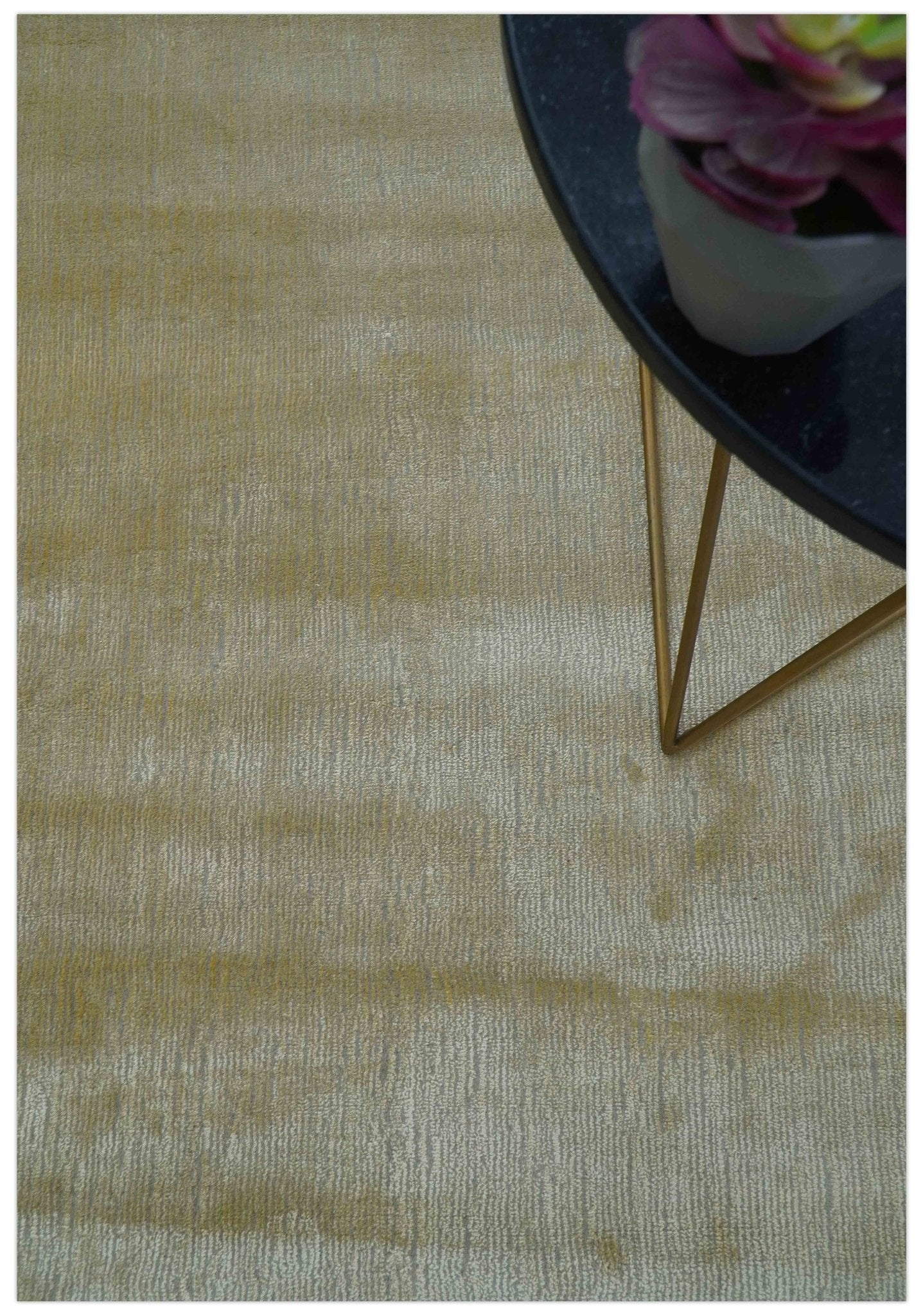 Modern Solid Design Gold and Silver Hand Loom 10x14 Art Silk Area Rug - Image 3