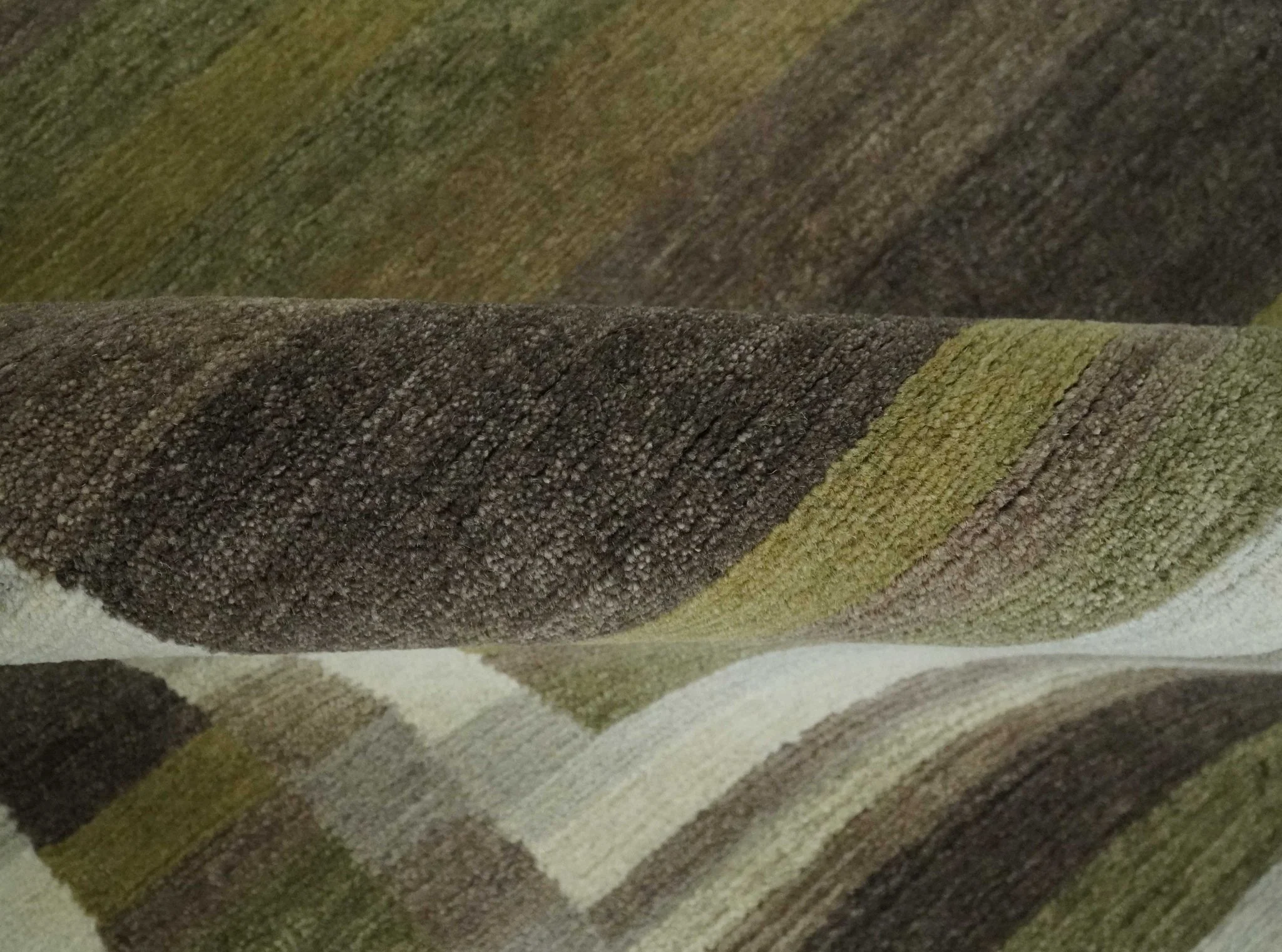 Modern Stripes Design Olive, Charcoal, Ivory and Gray Hand loom 5x7 wool Area Rug - Image 6