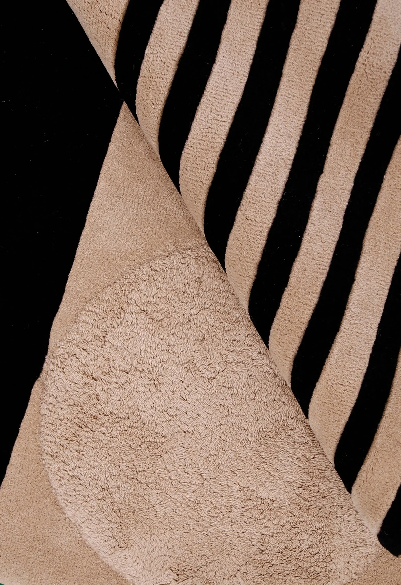 Modern Stripes Pattern Beige Hand Tufted 5x7 Wool Area Rug - Image 4