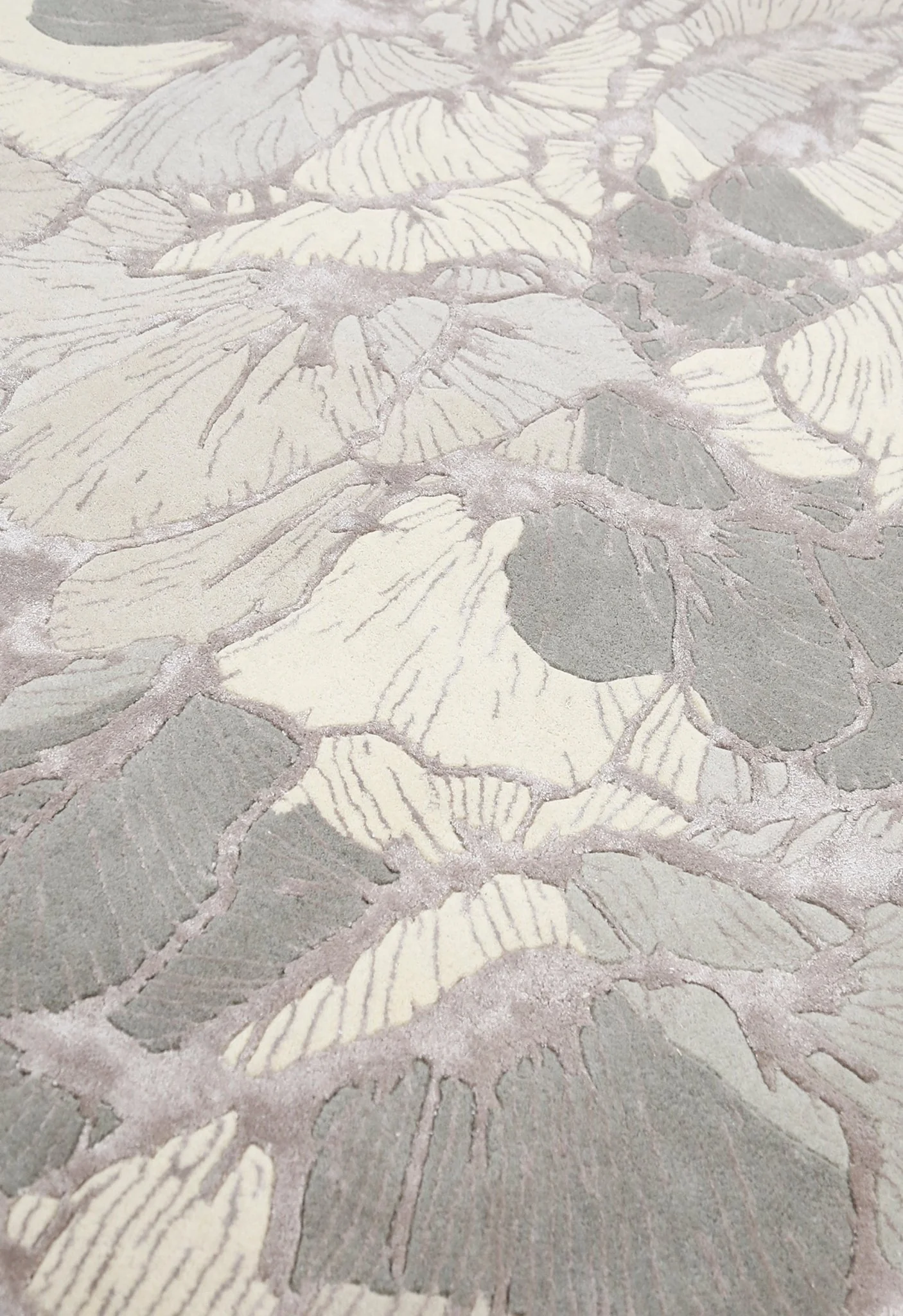 Petals Modern Gray Hand Tufted 5x7 Wool Area Rug - Image 5
