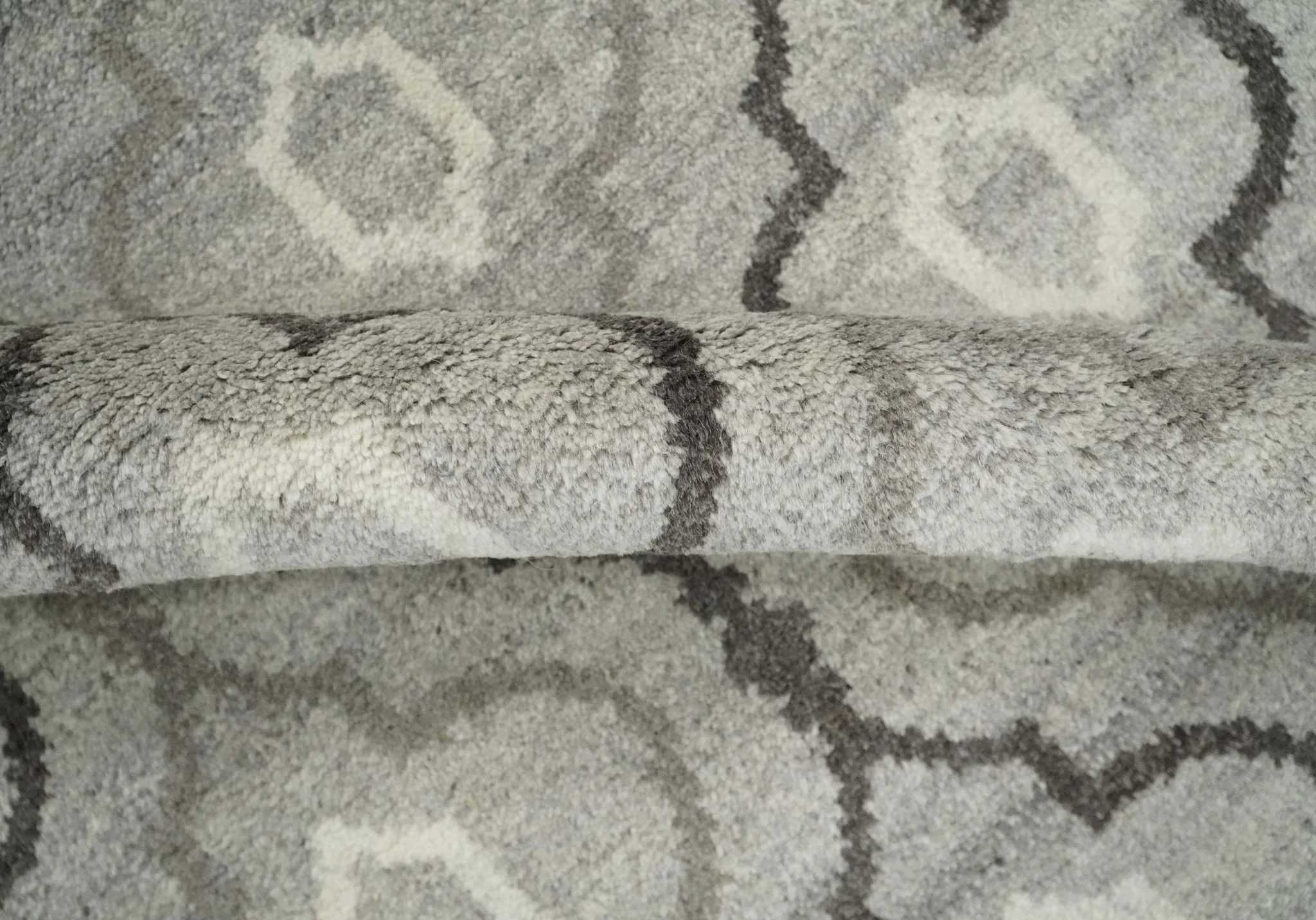 Modern Trellis Channel 6x8 Silver and Brown Natural Wool Hand Woven Rug | HL4 - Image 6