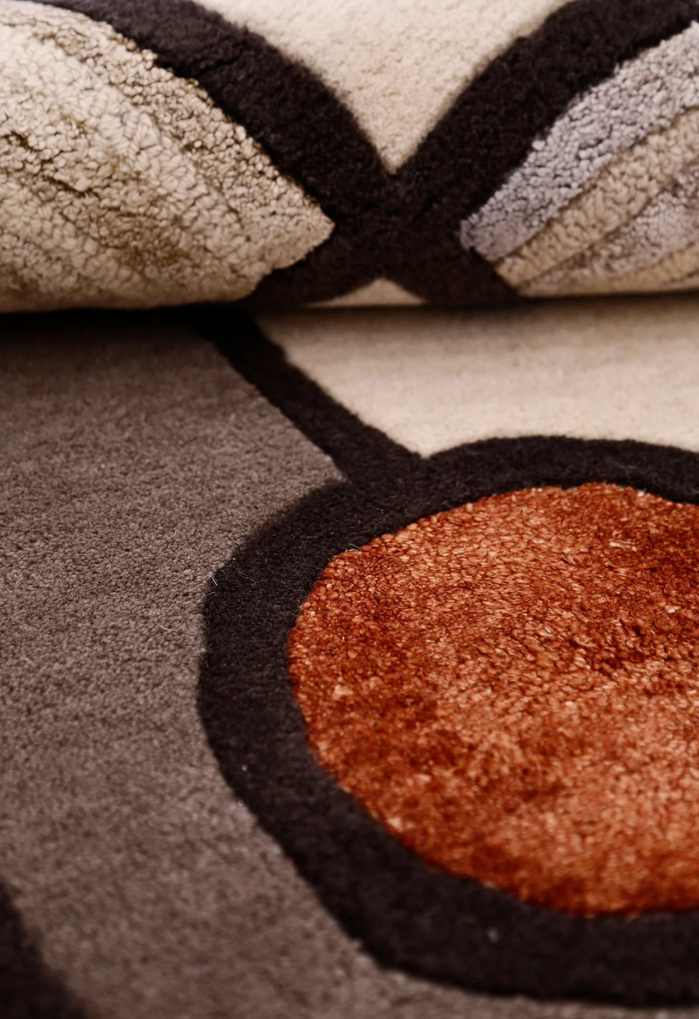 Modern Urban Beige Hand Tufted 5x8 Wool Area Rug - Image 5