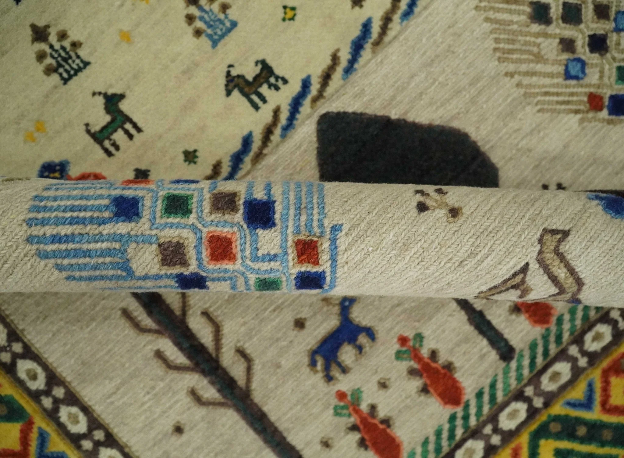 Flatwoven Soumak Weave 5x7 Beige and Blue Tribal Hand Spun Wool Hand Woven Southwestern Gabbeh Rug | KNT44 - Image 6