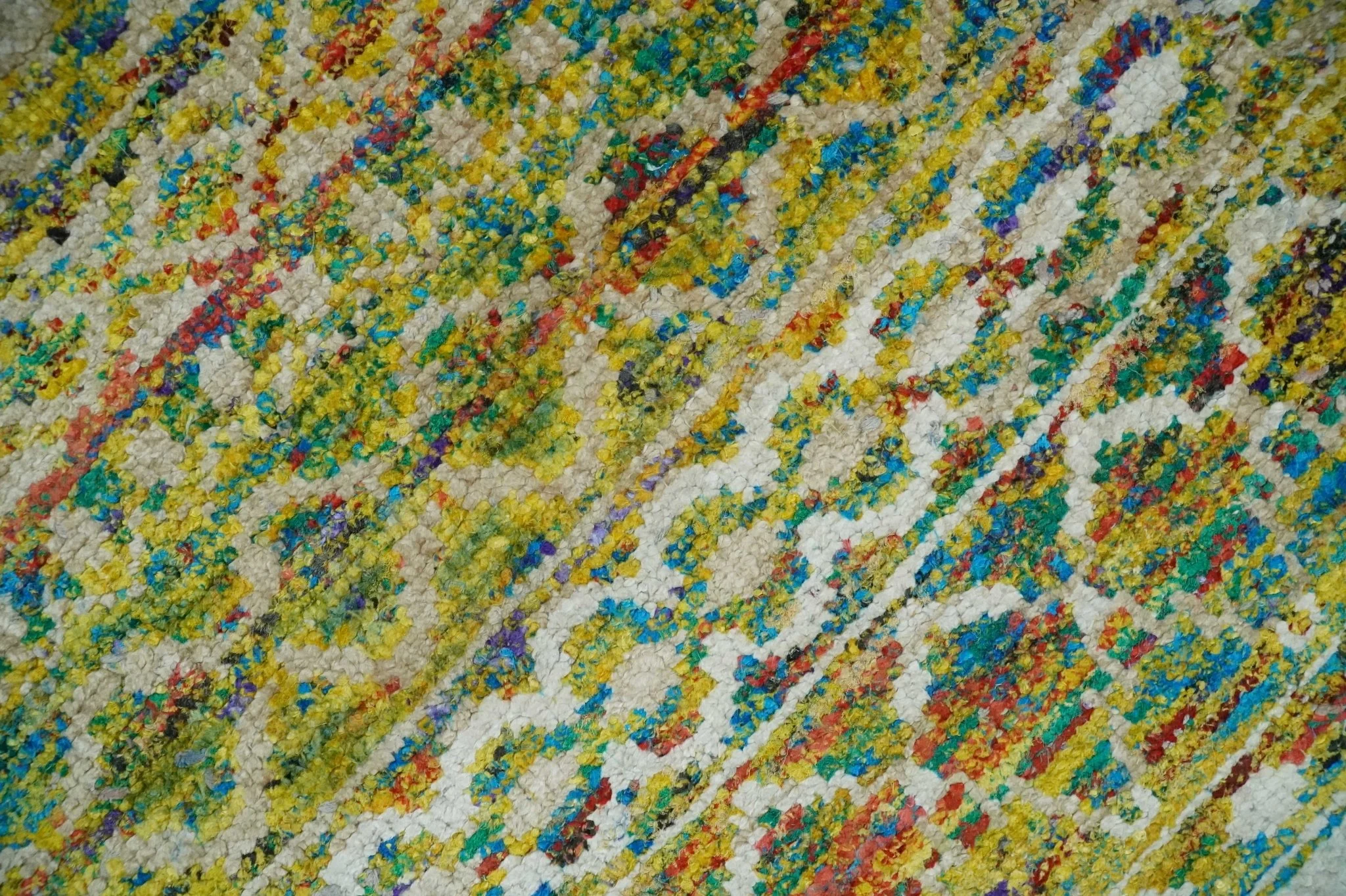 Hand Knotted Mustard, Aqua, Brown and Ivory 5.7x9 Modern Contemporary Southwestern Tribal Trellis Recycled Art Silk Area Rug - Image 4