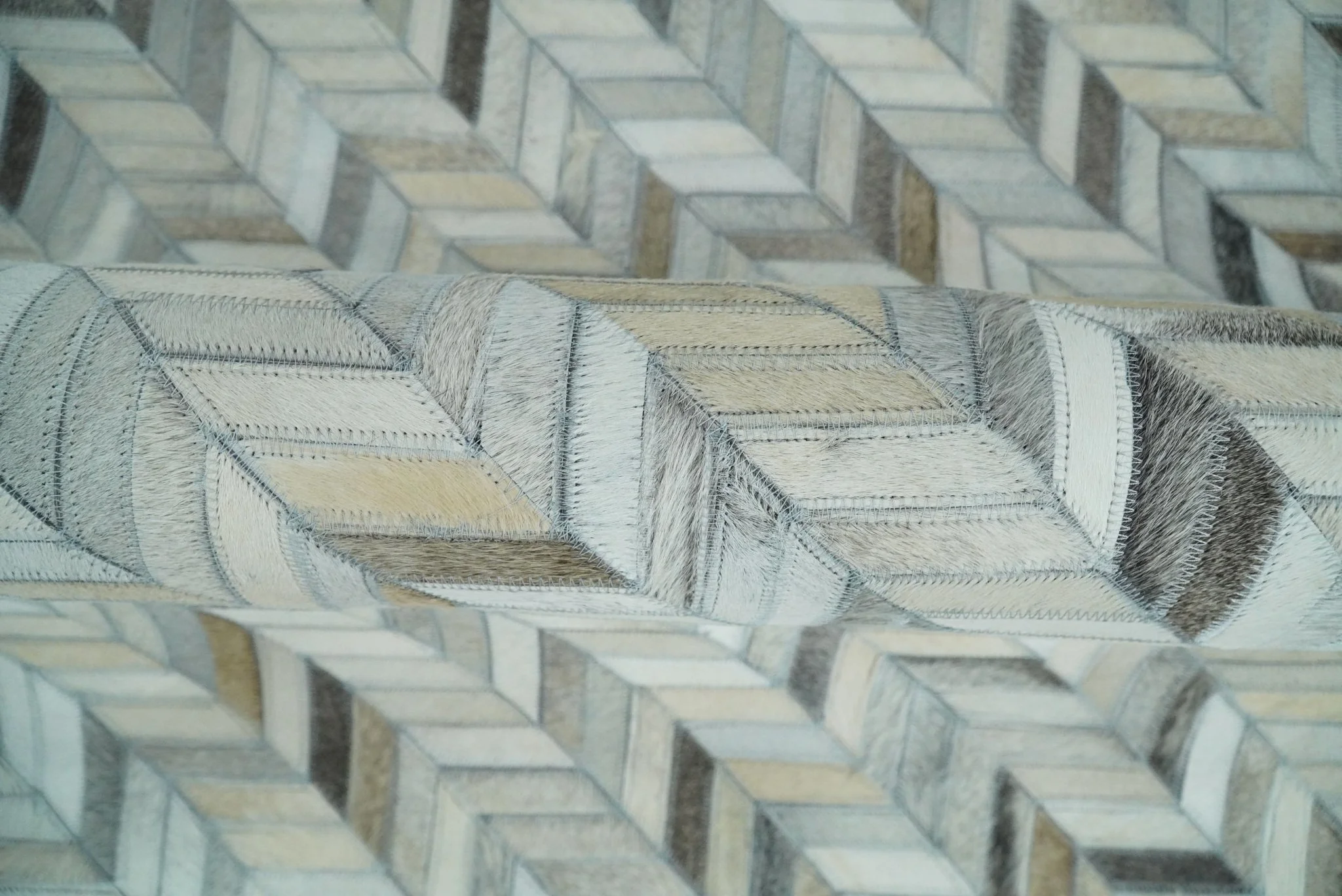 5x8 and 8x10 Genuine Leather Chevron Design Handmade Ivory and Silver Area Rug | LR4 - Image 7