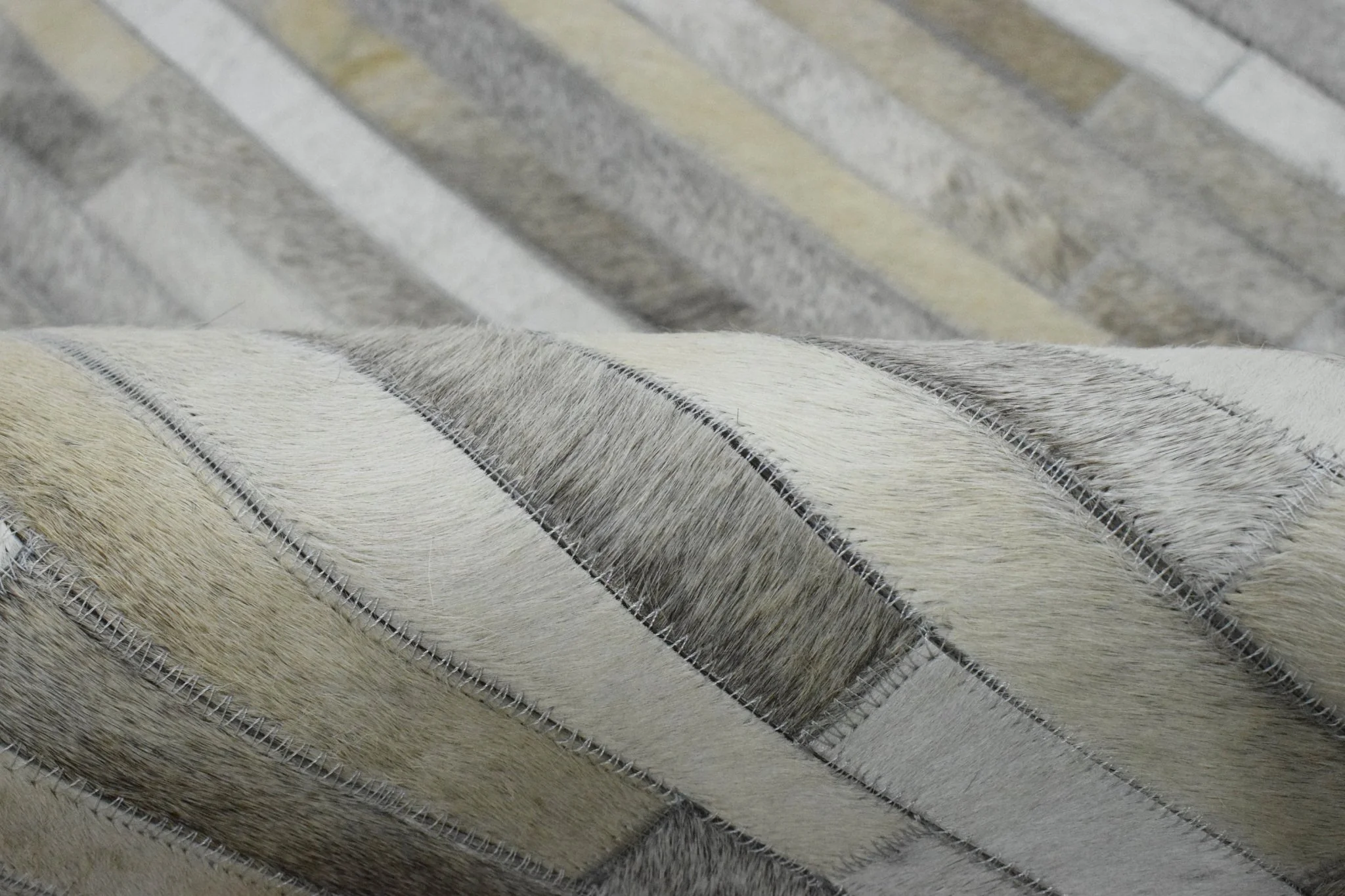 Handmade Hairon 5x8 Genuine Leather Stripe Design Beige and Ivory Area Rug | LR6 - Image 5