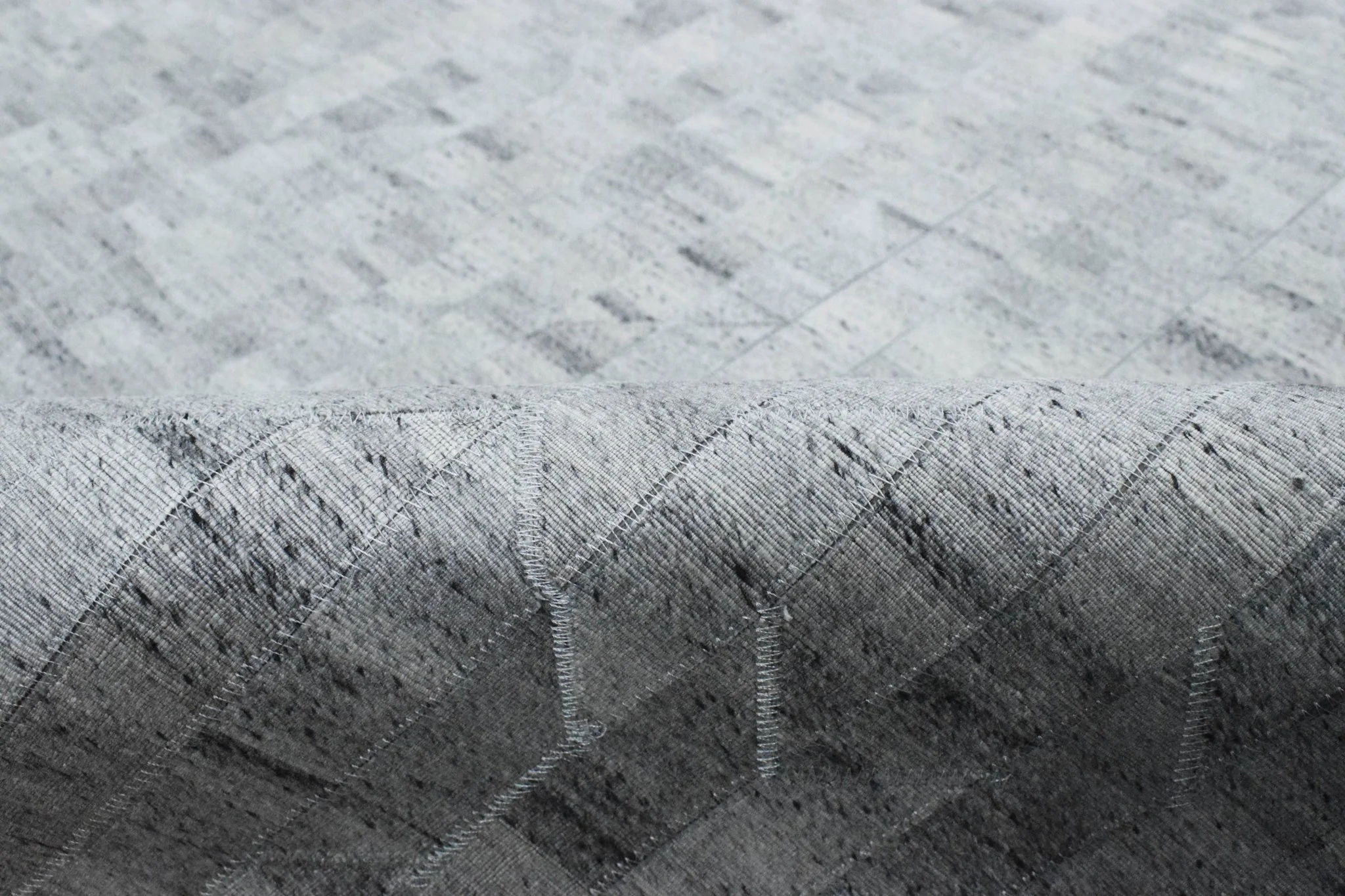 Handmade Hairon 5x8 Genuine Leather Geometric Design Gray and Silver Area Rug | LR13 - Image 5