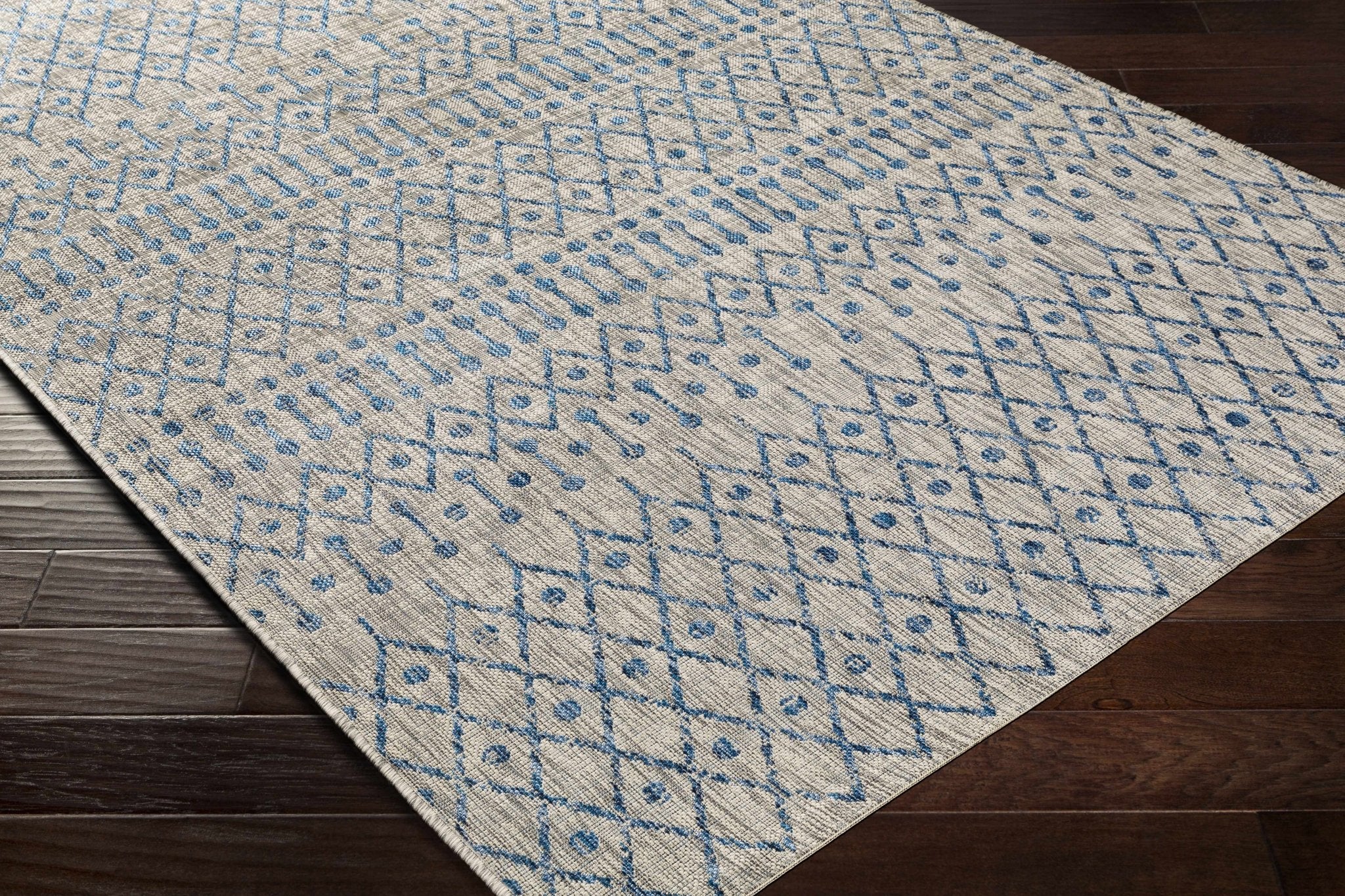 Newbern Modern Geometrical Blue And Gray Machine Woven Outdoor Rug - Image 5
