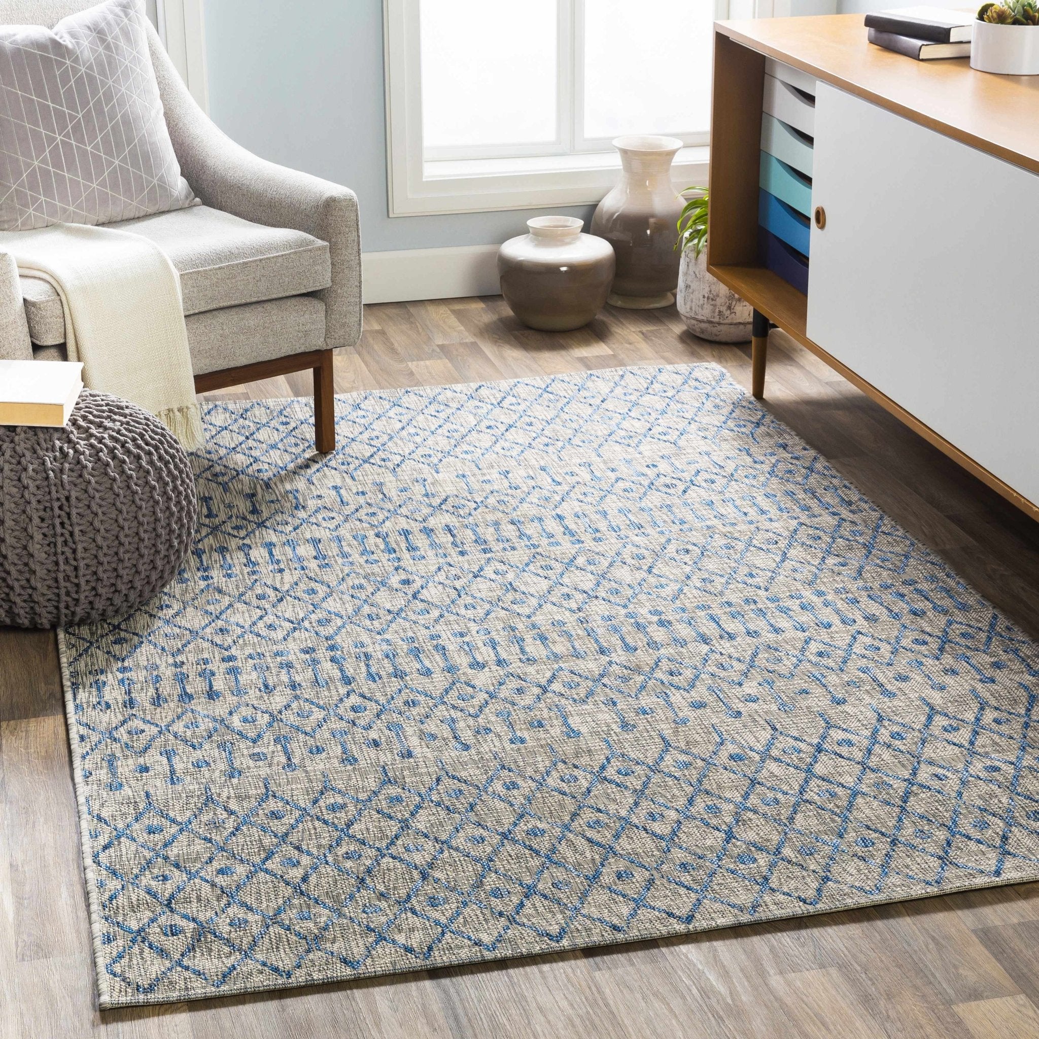 Newbern Modern Geometrical Blue And Gray Machine Woven Outdoor Rug - Image 8