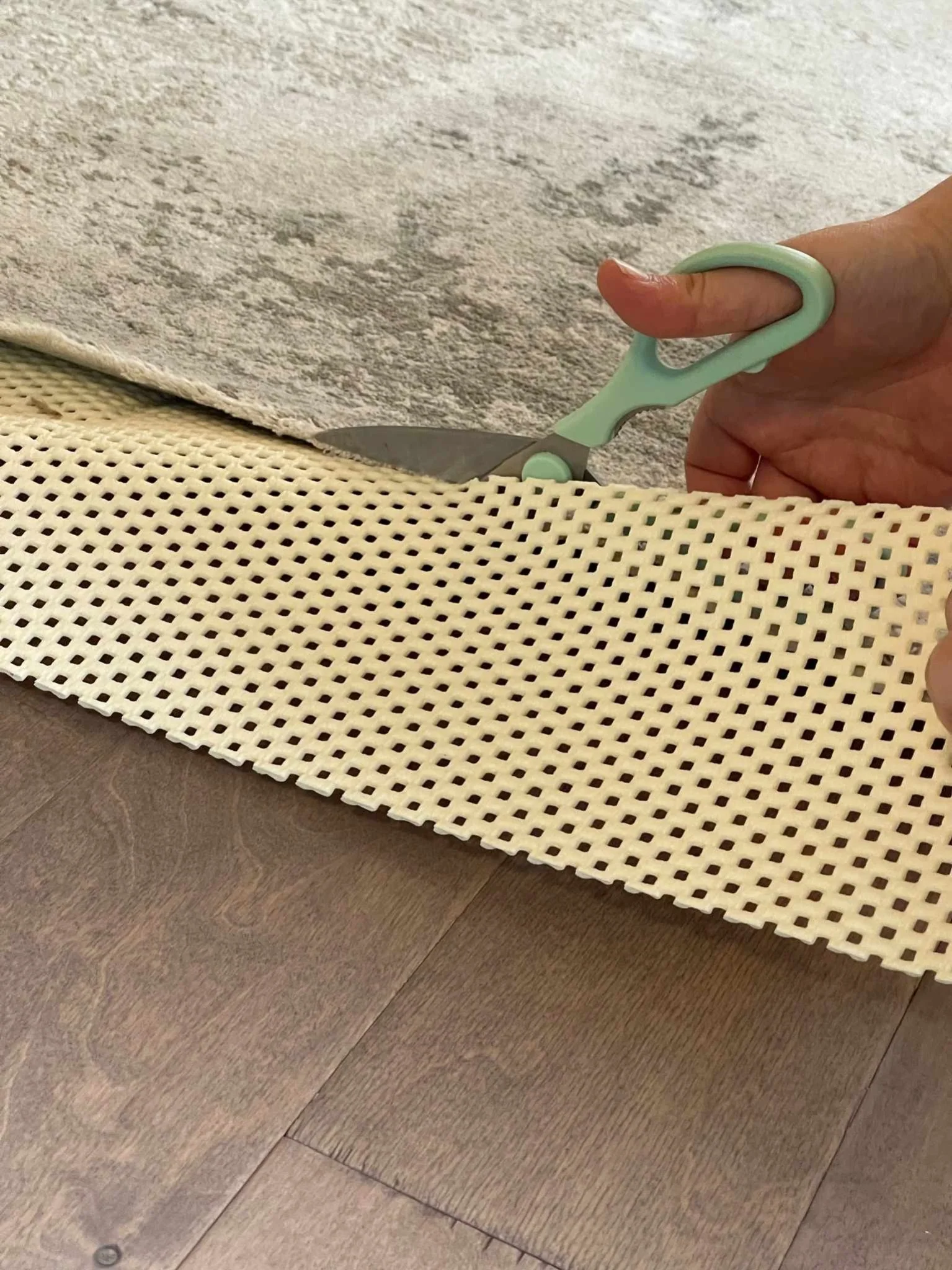 Non-Slip Multi Size Rug Pad - Image 4