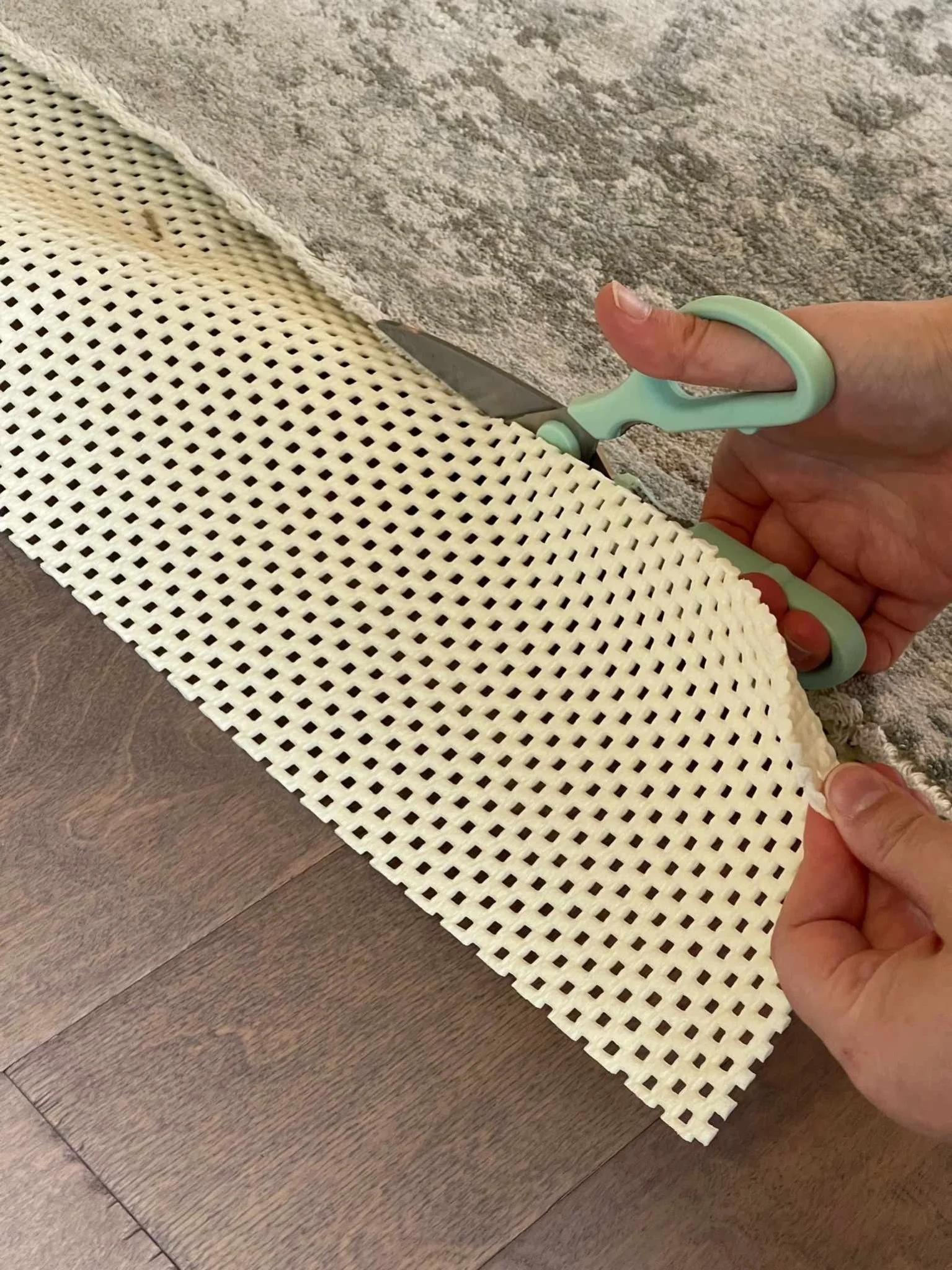 Non-Slip Multi Size Rug Pad - Image 8