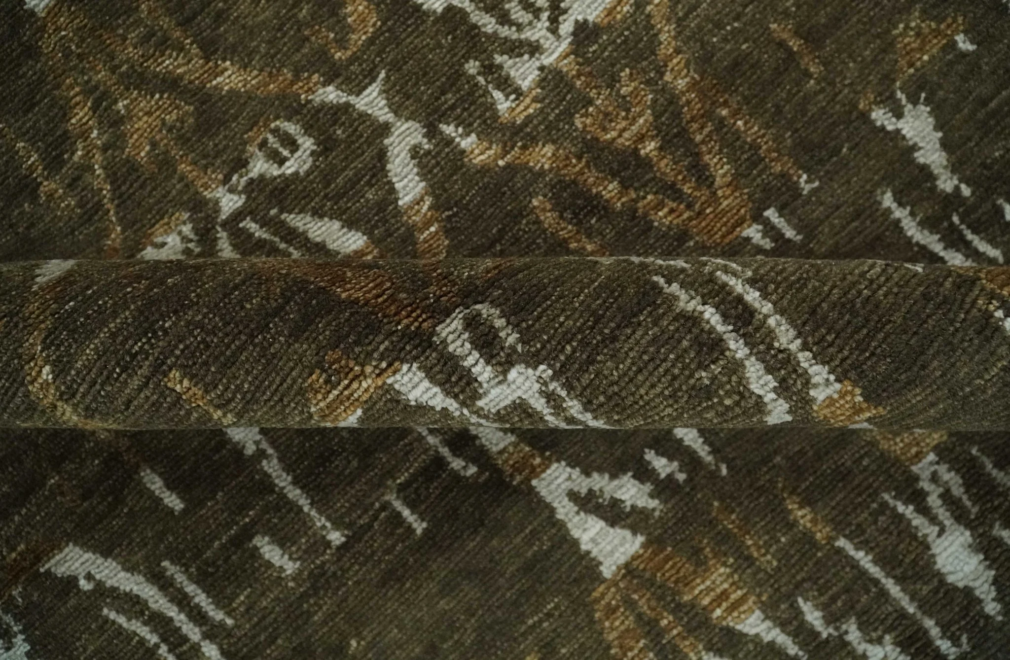 Olive, Ivory and Brown Hand Knotted Traditional Ikat Design 6x9 wool and Viscose area Rug - Image 6