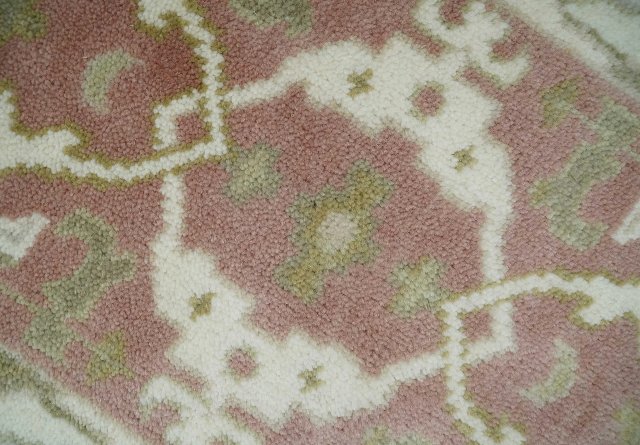 Peach, Ivory and Olive hand knotted 2x3 Oriental Oushak Wool Area Rug - Image 2