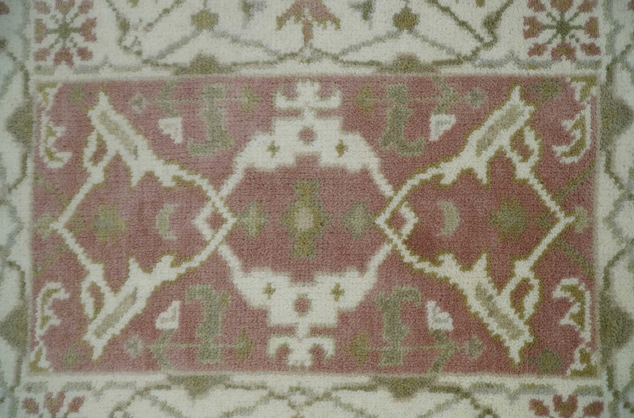 Peach, Ivory and Olive hand knotted 2x3 Oriental Oushak Wool Area Rug - Image 4