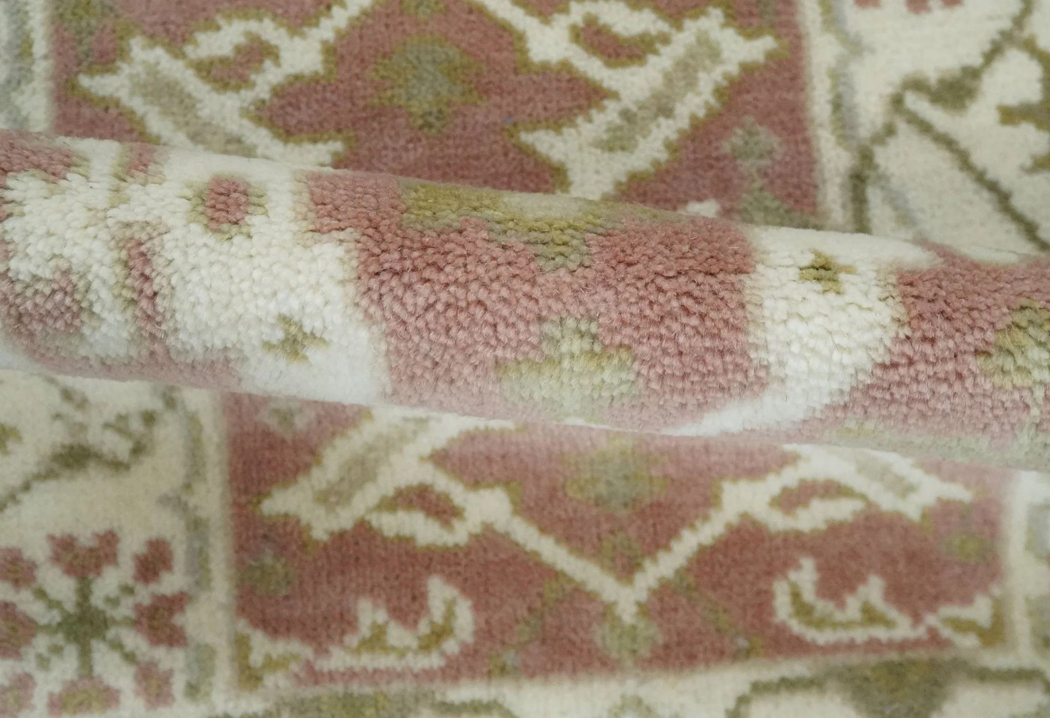 Peach, Ivory and Olive hand knotted 2x3 Oriental Oushak Wool Area Rug - Image 5