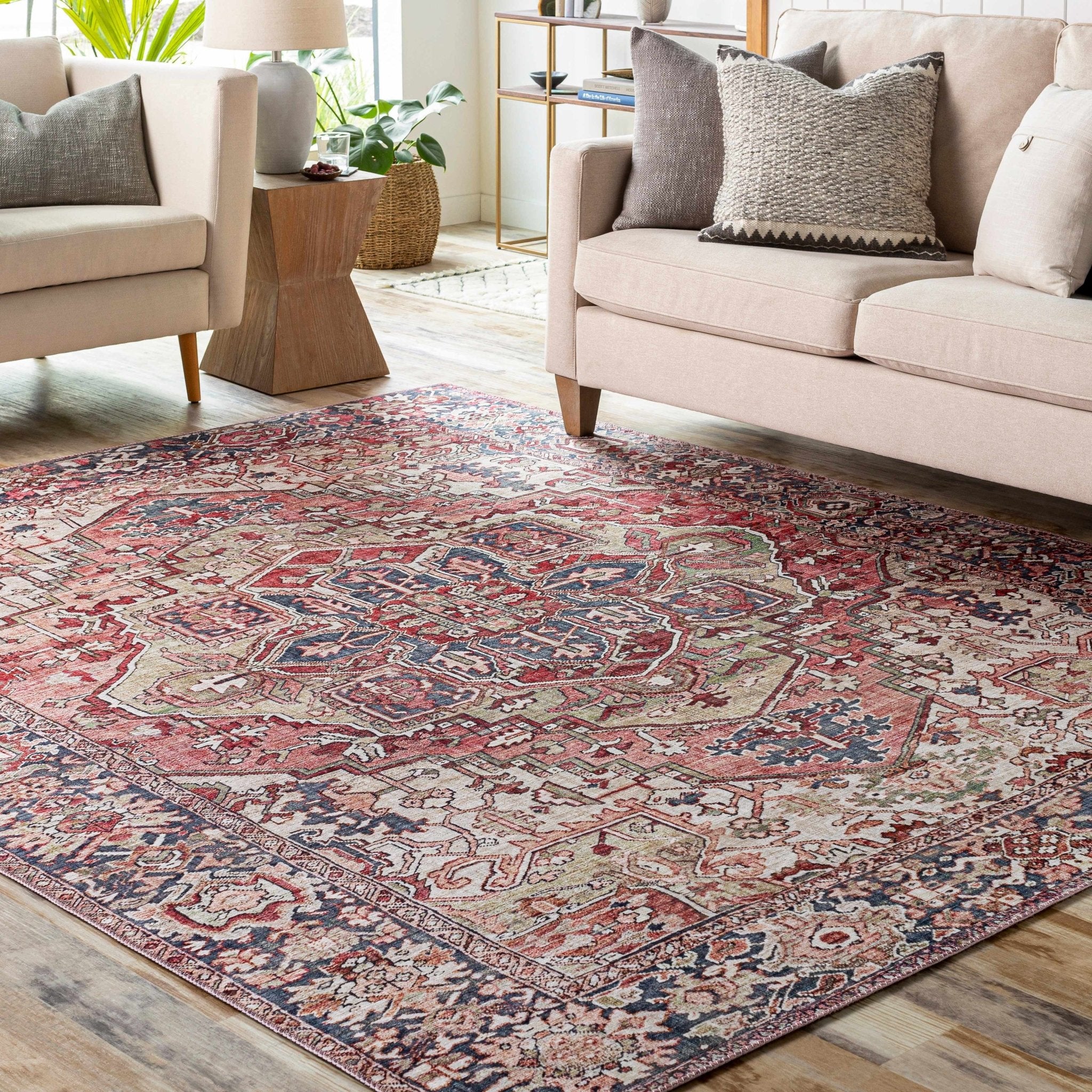 Dursunlu Red And Black Traditional Serapi Design Blush Area Rug - Image 3