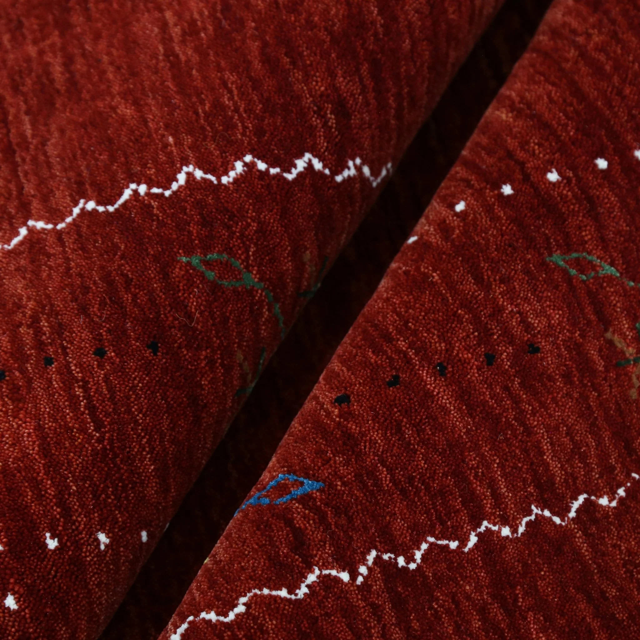 Red Gabbeh Border Design Hand Loomed Wool Area Rug - Image 3