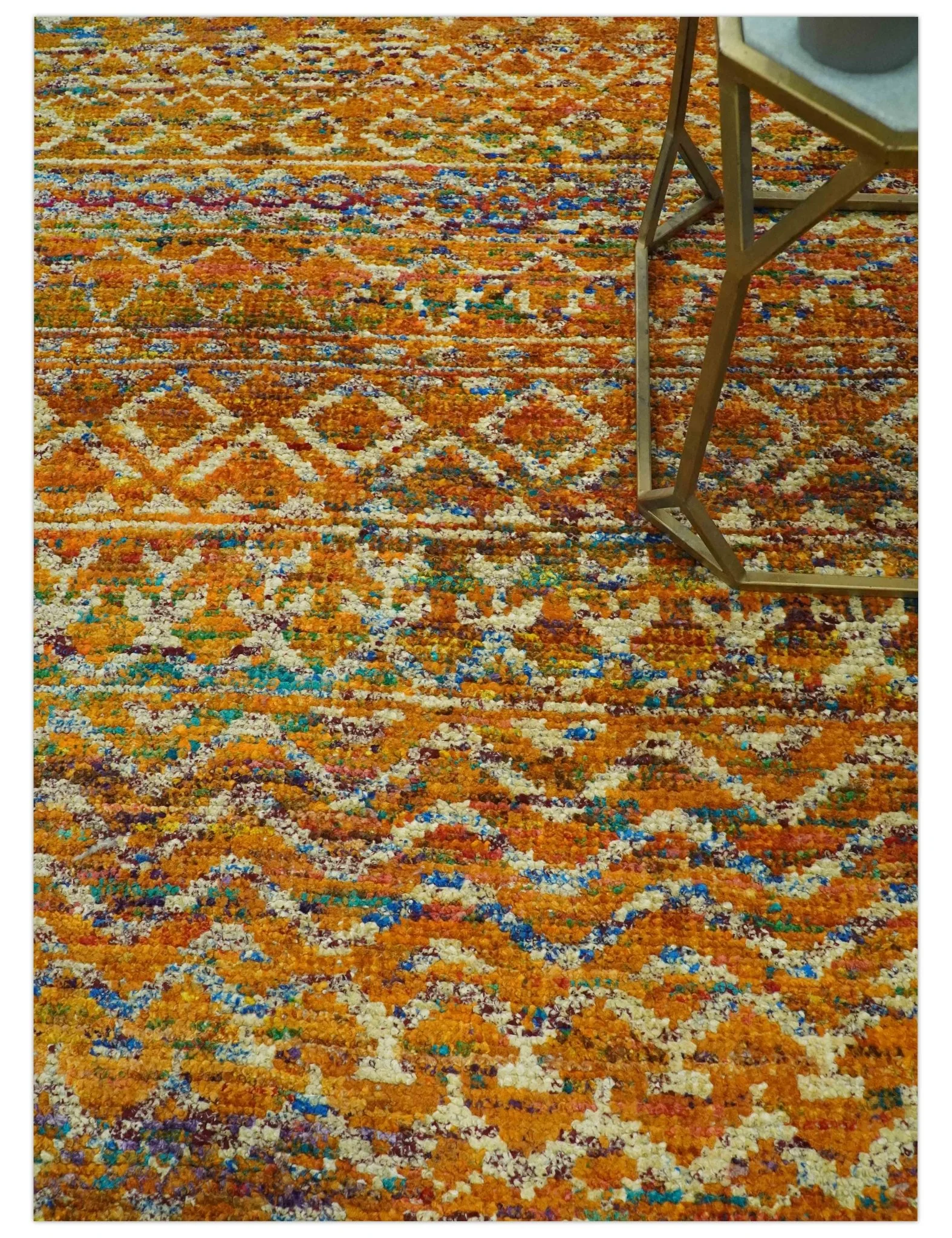 Rust and Beige 5.6x8.6 Contemporary Southwestern Tribal Trellis Recycled silk Rug - Image 2
