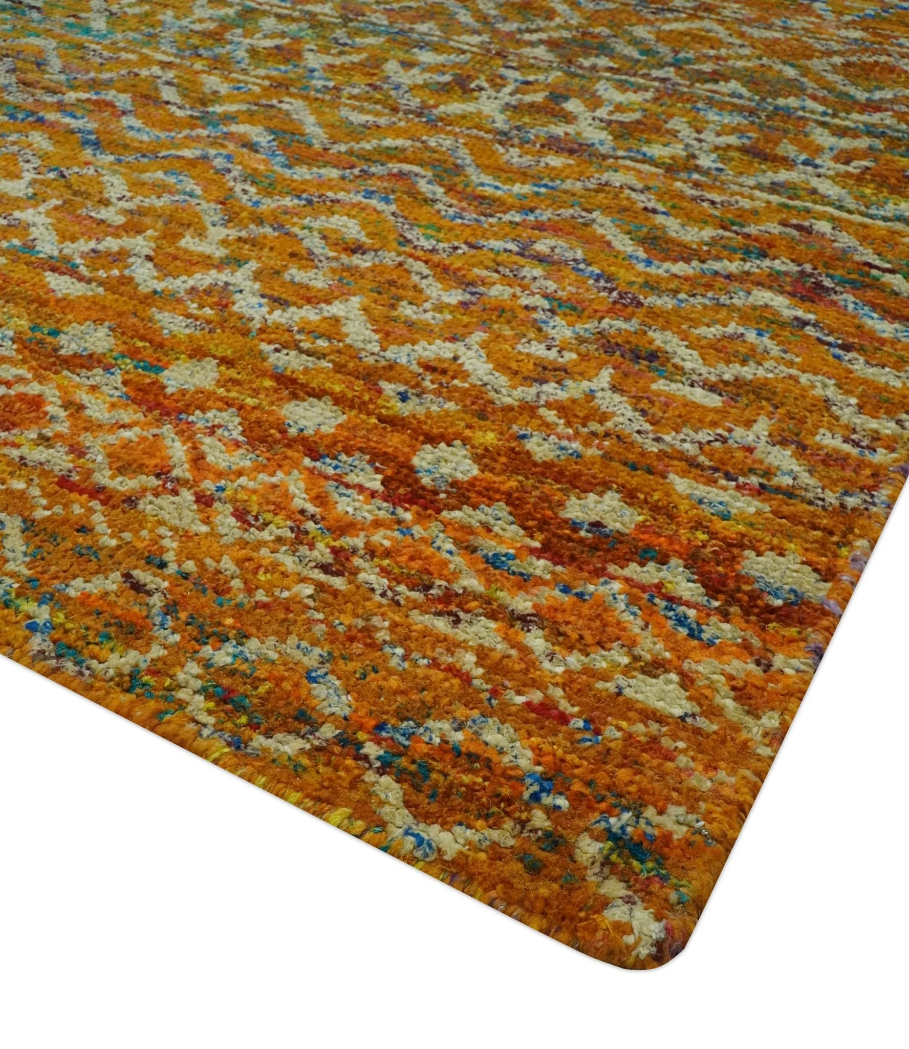 Rust and Beige 5.6x8.6 Contemporary Southwestern Tribal Trellis Recycled silk Rug - Image 5