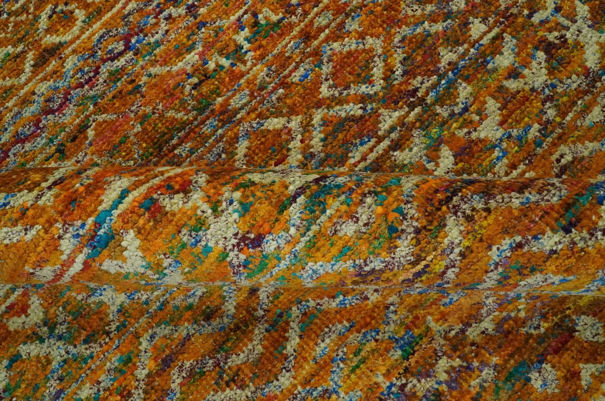 Rust and Beige 5.6x8.6 Contemporary Southwestern Tribal Trellis Recycled silk Rug - Image 6