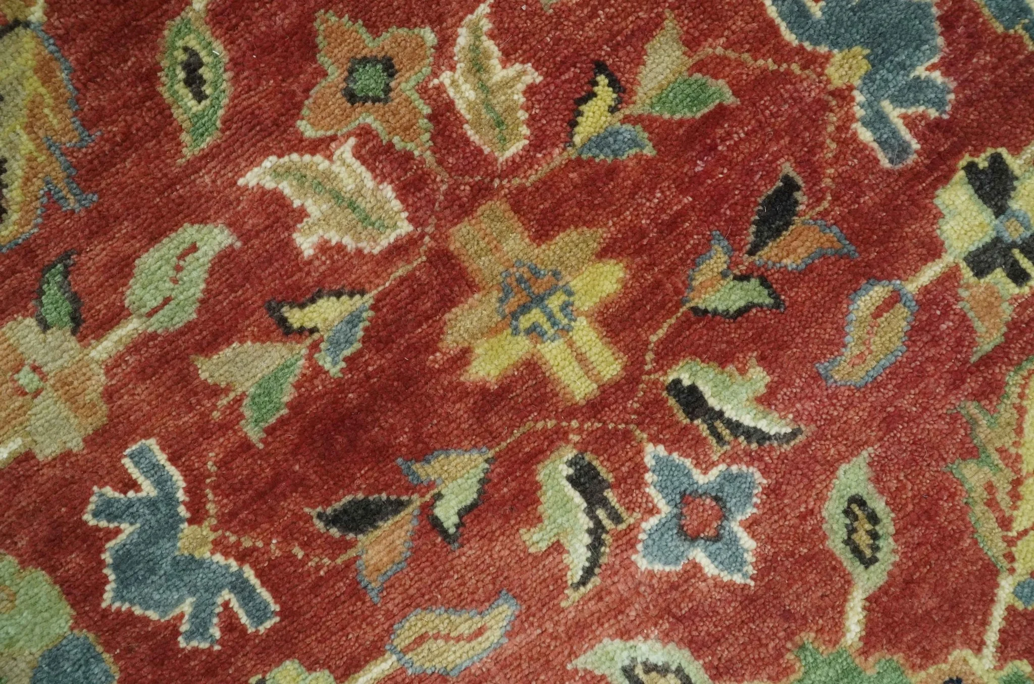 Vintage Style 9x12 Fine Hand Knotted Rust, Olive and Beige Traditional Serapi wool rug - Image 4