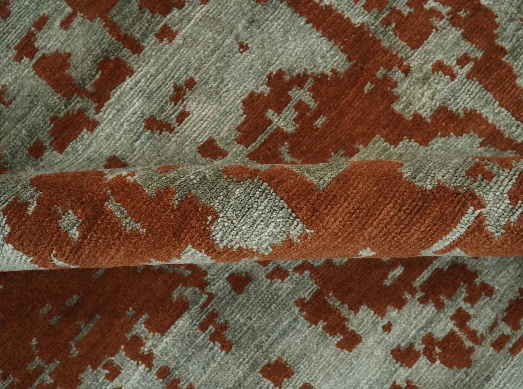 6x9 Rust, Silver and Gray Traditional ikat design Hand loom wool and Viscose Area Rug - Image 6