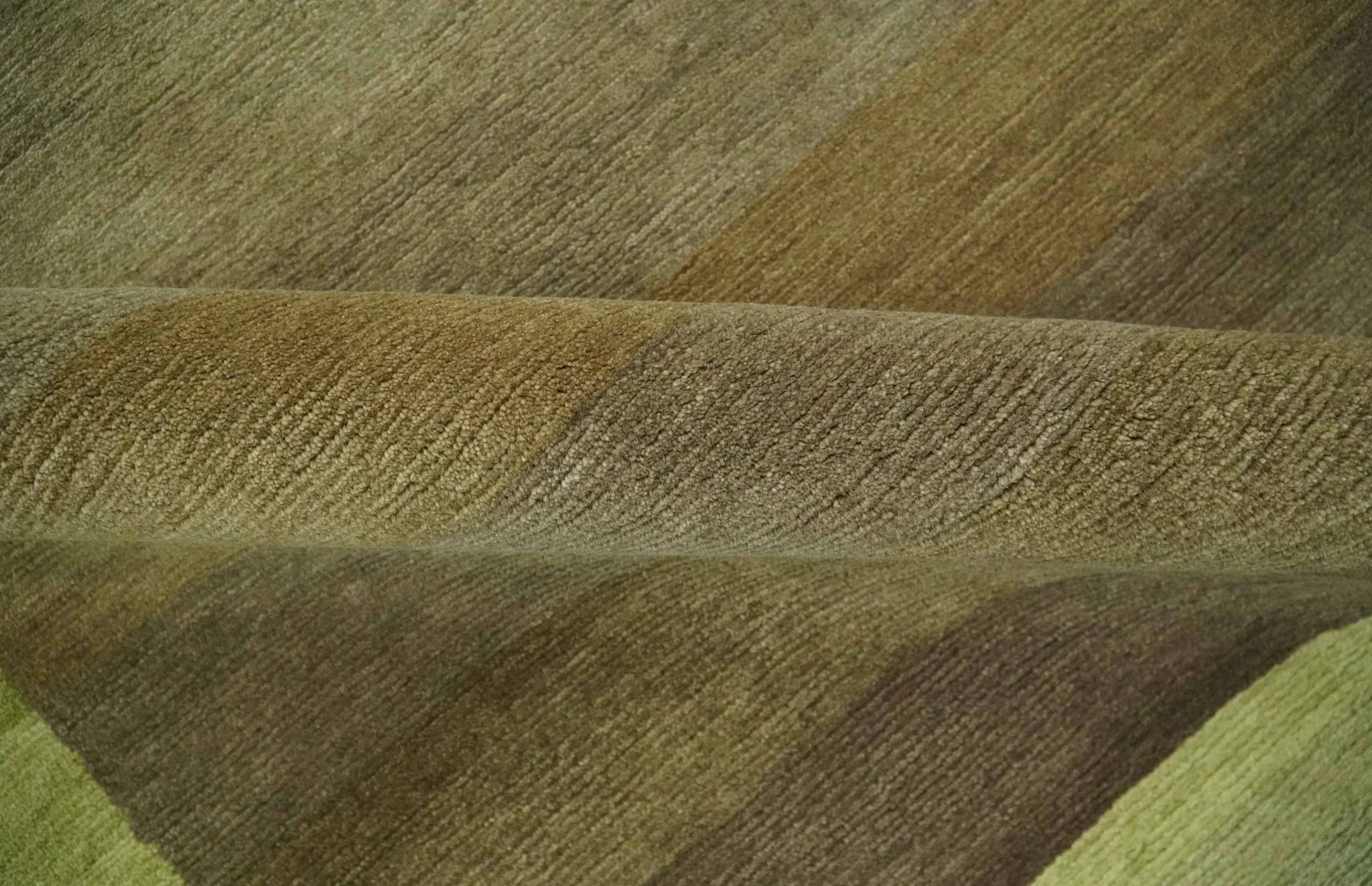 Shades of Green Modern Geometrical Stripes Design Hand loom 5x8 wool Area rug - Image 8