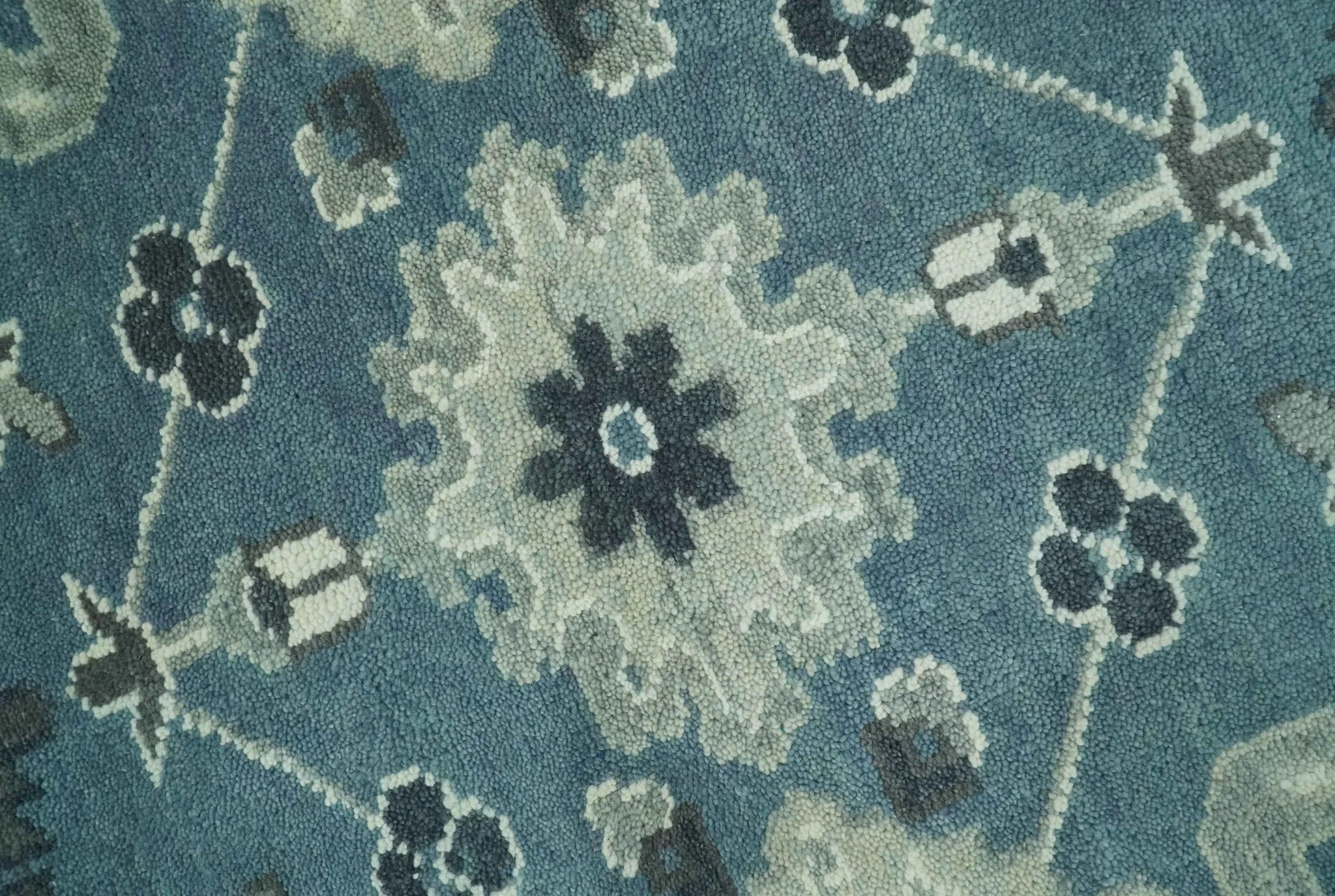 Antique look Shades of Teal and Ivory Traditional Oriental Oushak wool rug - Image 4
