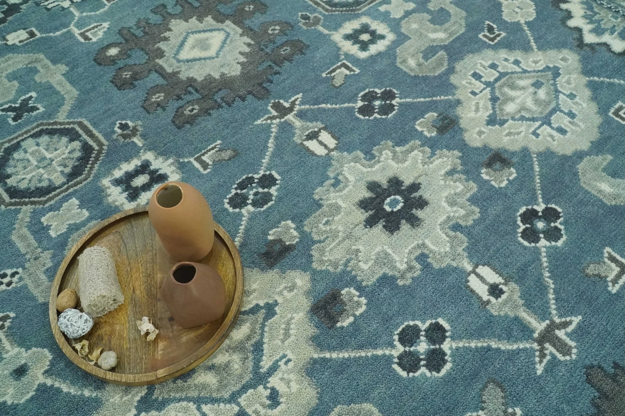 Antique look Shades of Teal and Ivory Traditional Oriental Oushak wool rug - Image 7