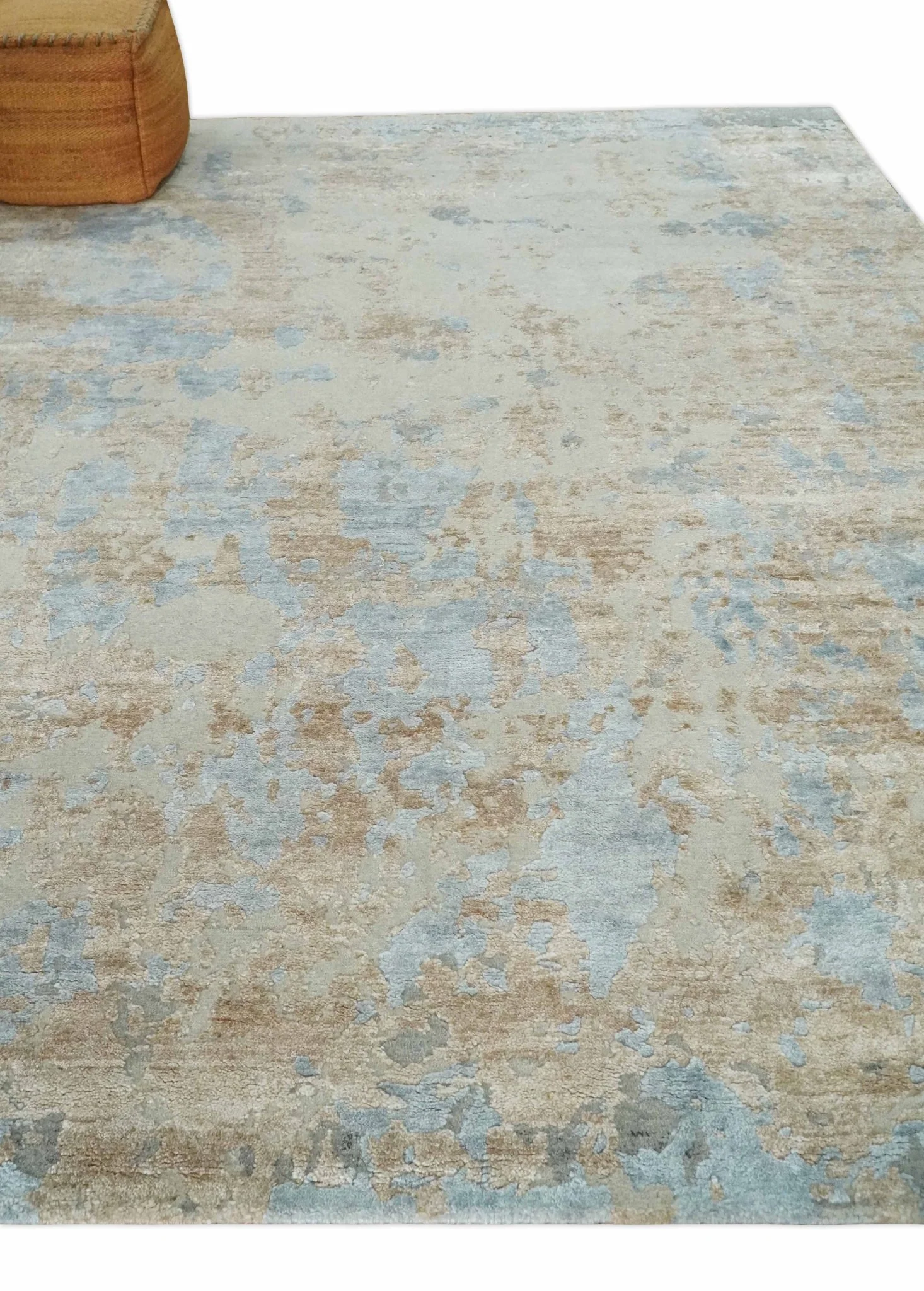 Premium look Hand knotted Silver and Blue modern Abstract wool and Silk Blended 7.10x9.6 Area Rug - Image 3