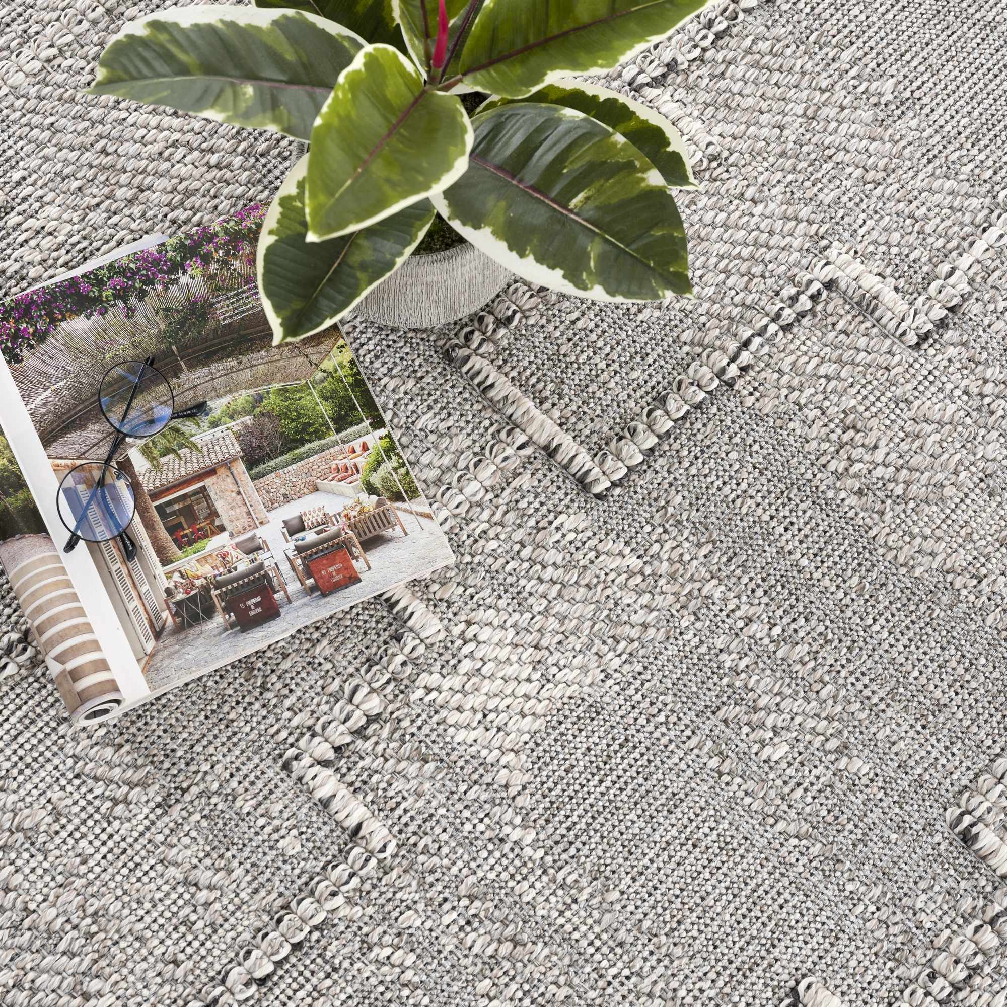 Silver and Charcoal Geometrical Flatwoven Outdoor Safe Area Rug - Image 15