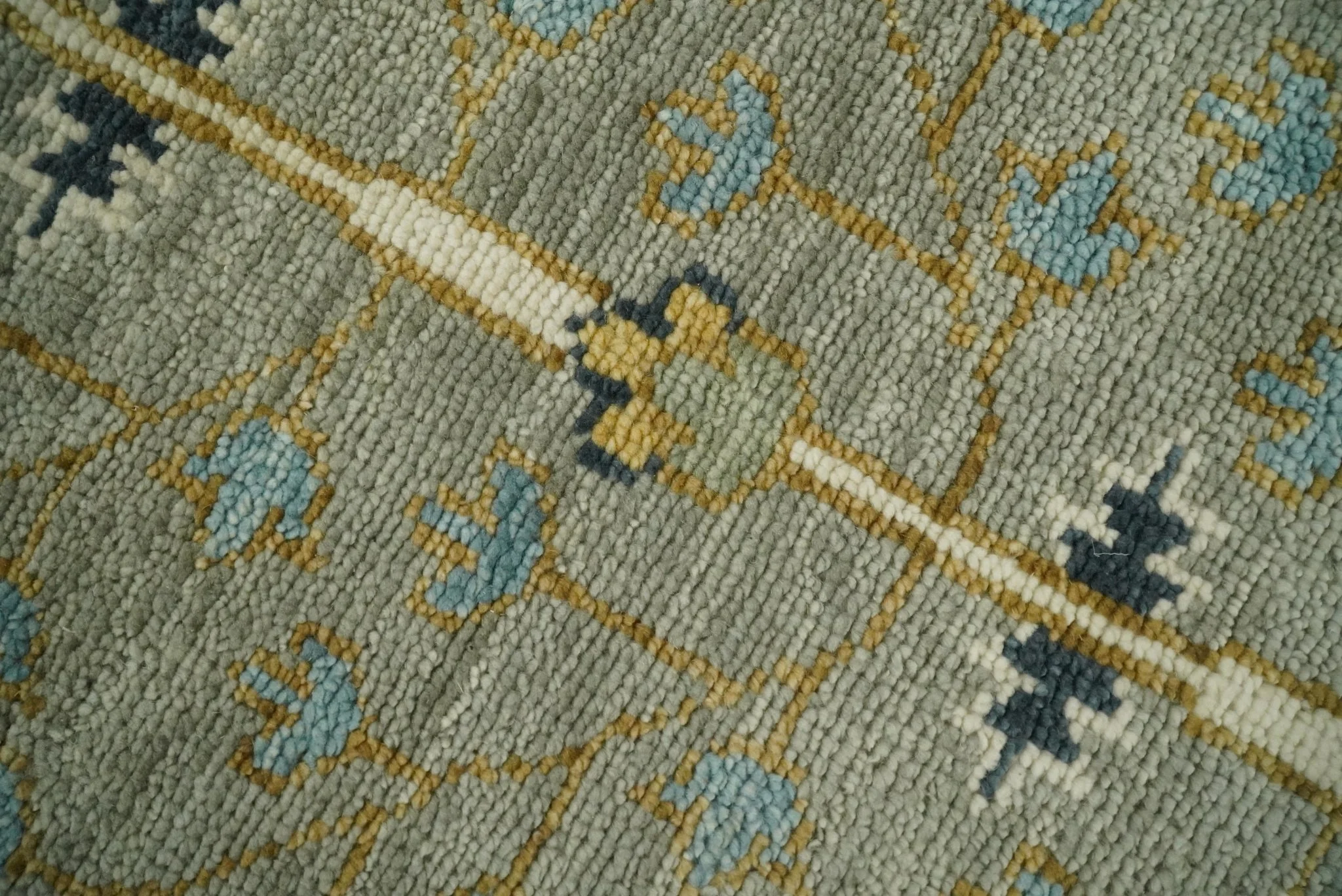 Antique Silver and Gold Hand Knotted Traditional Vintage Style Multi size Wool Area Rug - Image 7