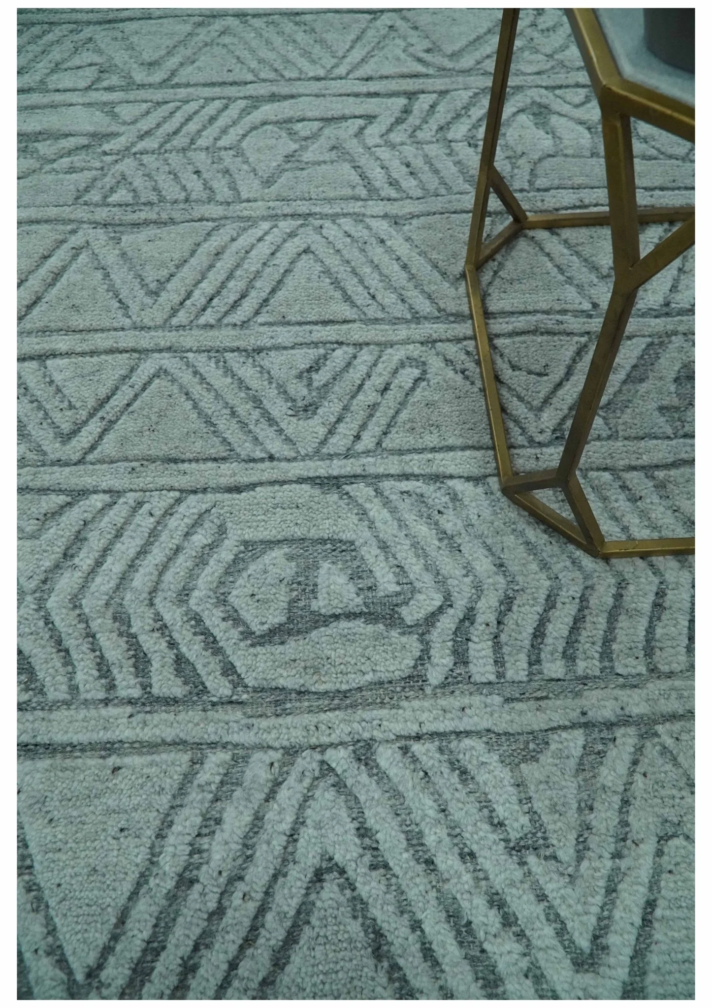Modern Geometrical Silver and Gray Chevron Design Hand Carved  wool Rug - Image 3