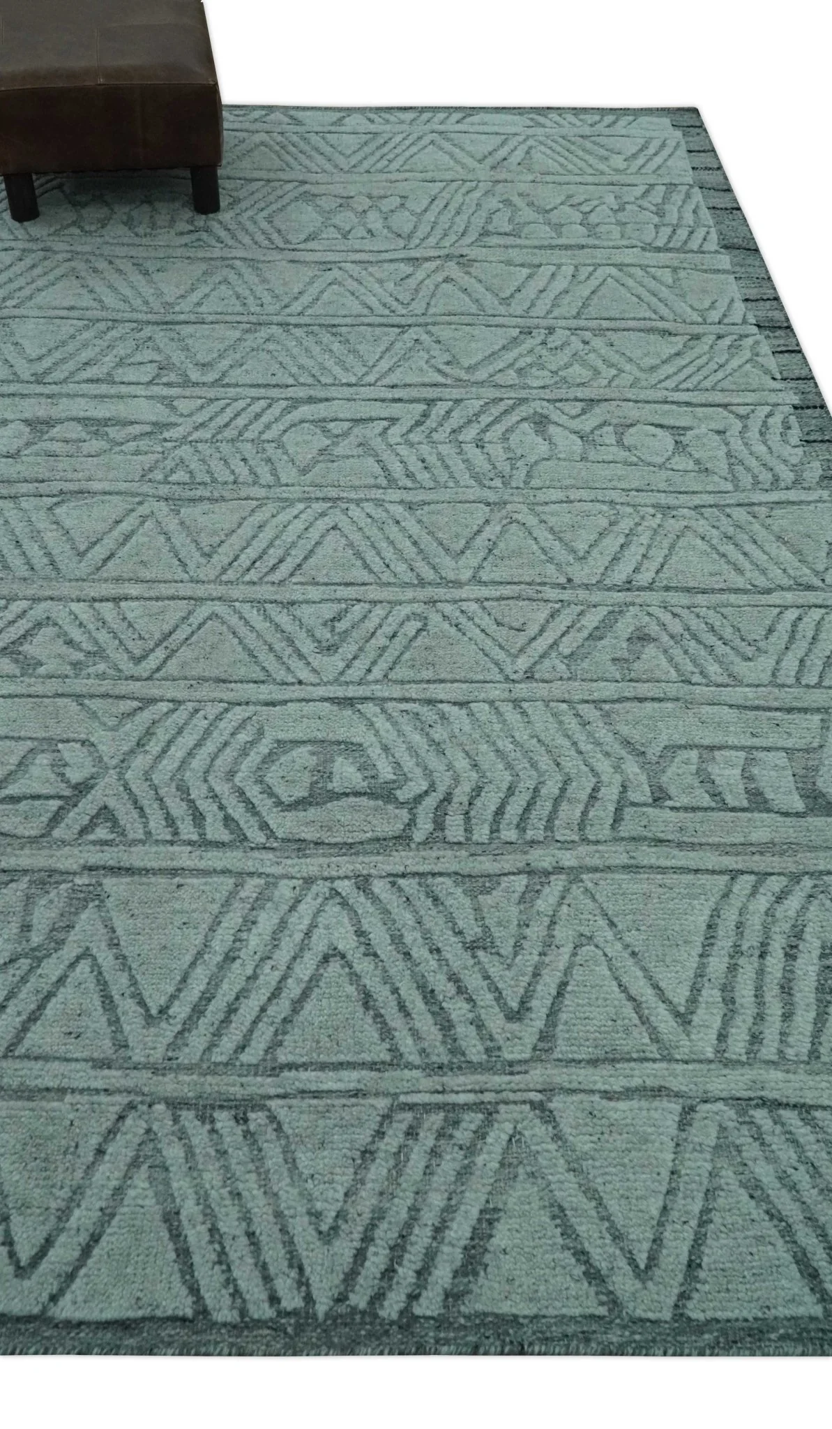 Modern Geometrical Silver and Gray Chevron Design Hand Carved  wool Rug - Image 4