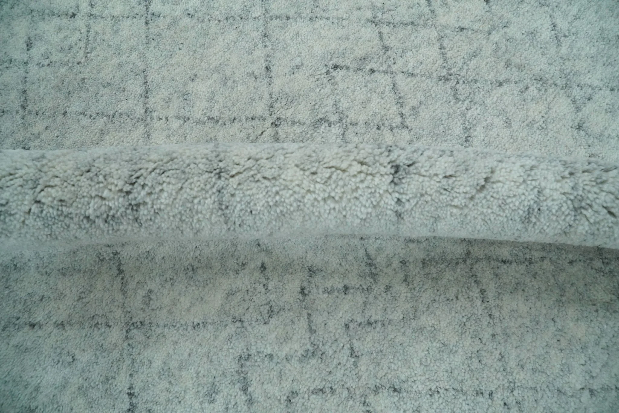 Silver and Gray Hand Woven 9x12 Trellis Moroccan Rug Made with Fine Wool | TRDCP101912 - Image 10