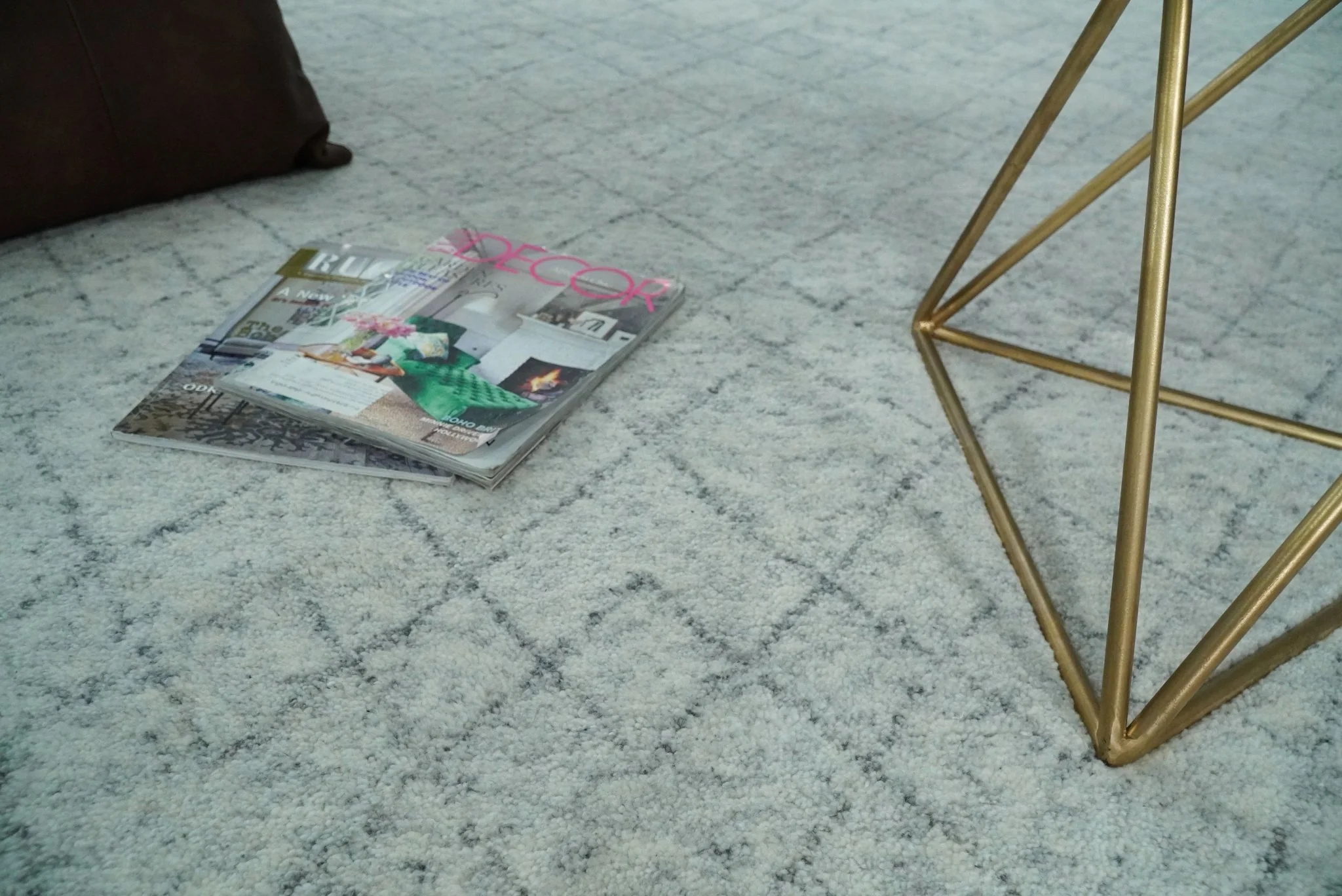Silver and Gray Hand Woven 9x12 Trellis Moroccan Rug Made with Fine Wool | TRDCP101912 - Image 4