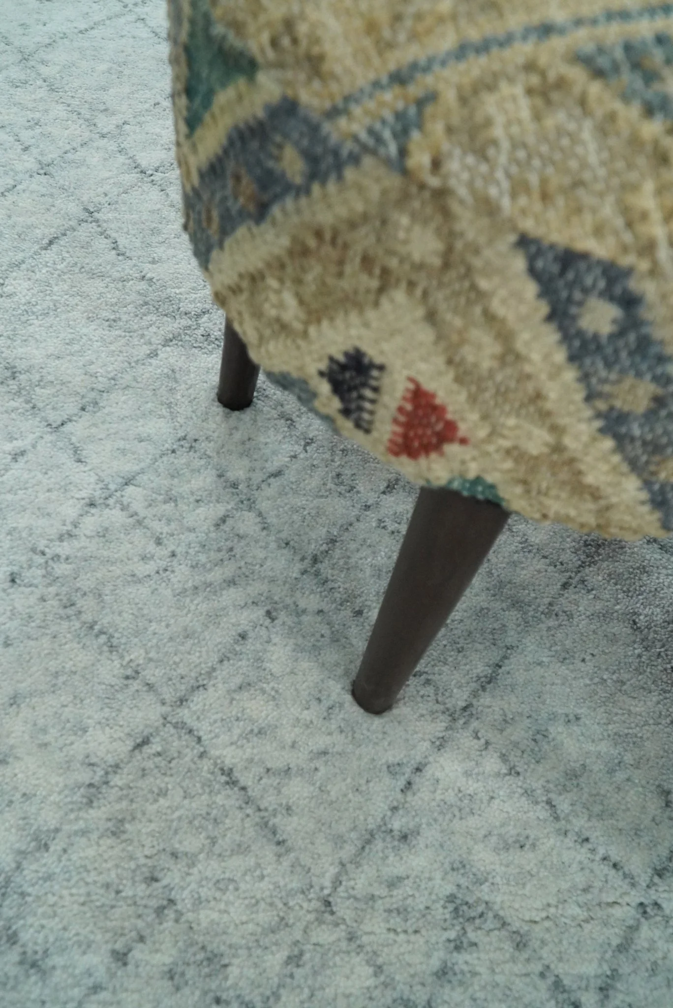 Silver and Gray Hand Woven 9x12 Trellis Moroccan Rug Made with Fine Wool | TRDCP101912 - Image 6