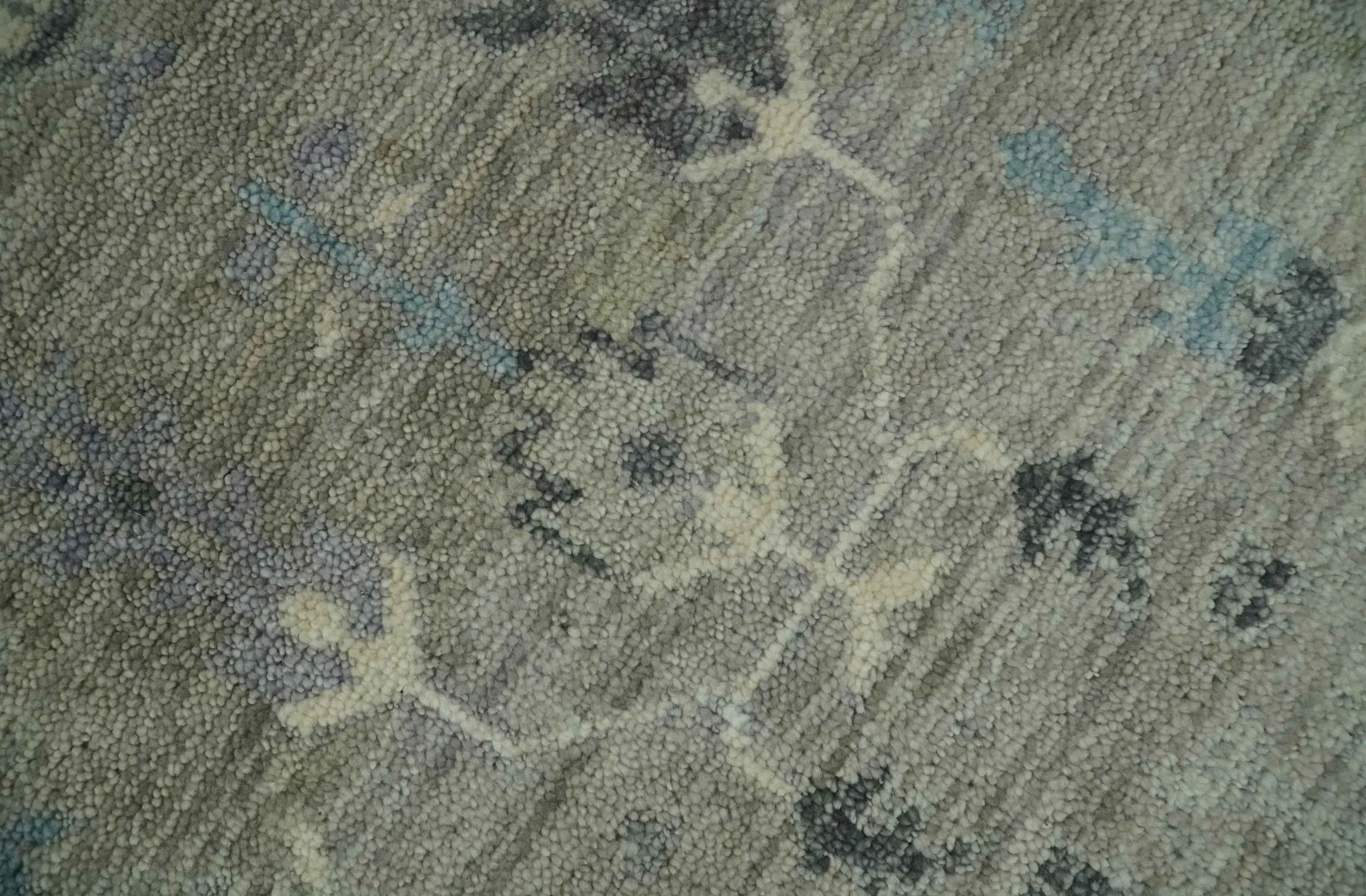 Silver and Olive 8x10 Antique Hand Knotted Turkish Design Area Rug - Image 4