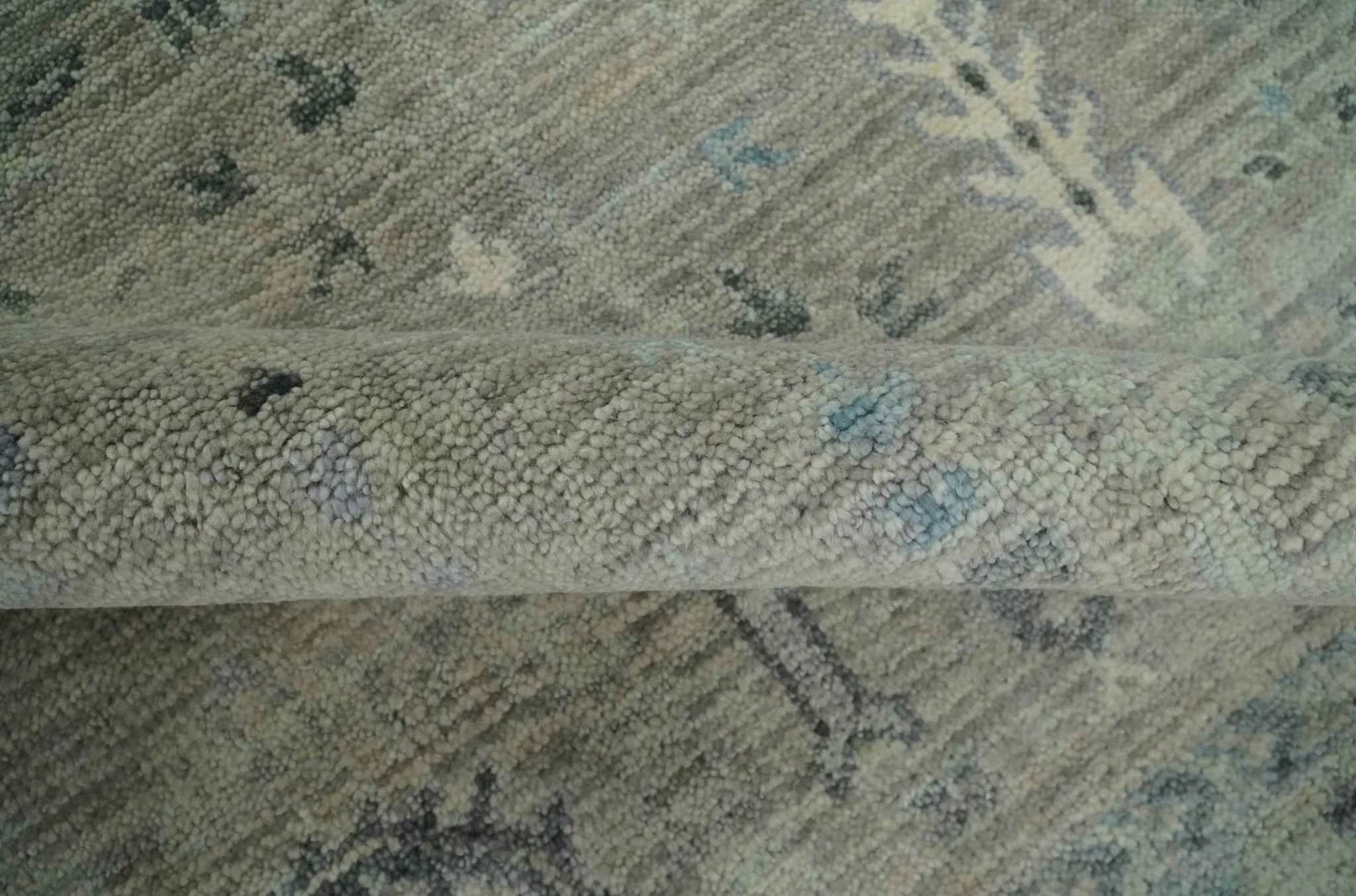 Silver and Olive 8x10 Antique Hand Knotted Turkish Design Area Rug - Image 6