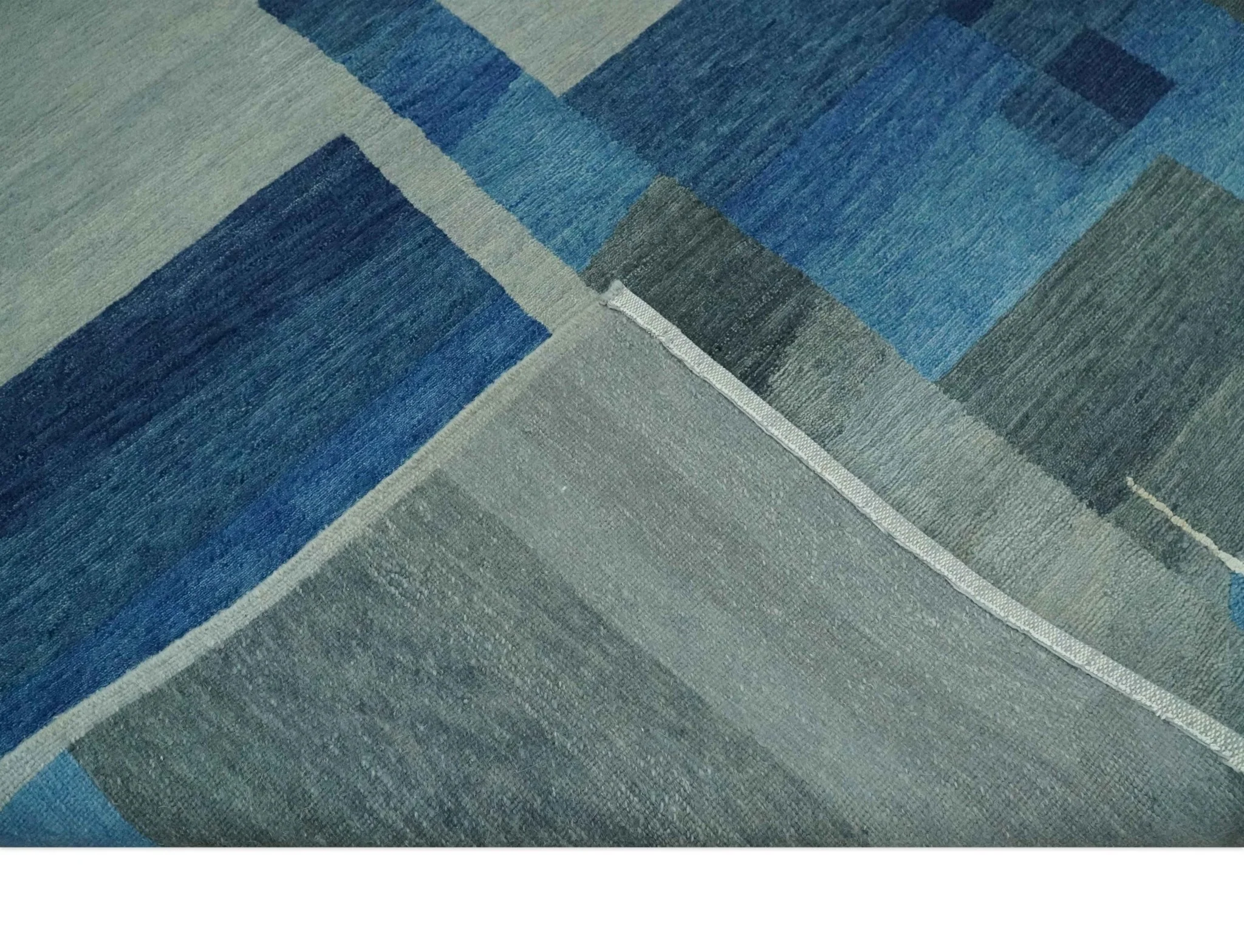 Modern Geometrical Silver, Blue, and Charcoal Hand Knotted 6x9 Wool and Art Silk Area Rug - Image 7