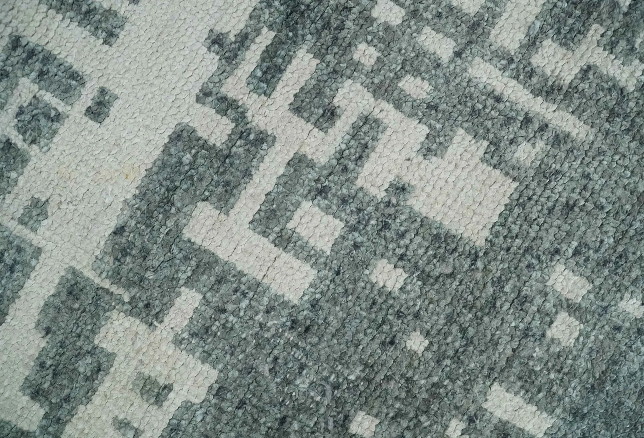 5x8 Hand Knotted Silver, Charcoal and Ivory Modern Abstract Contemporary Recycled Silk Area Rug - Image 4