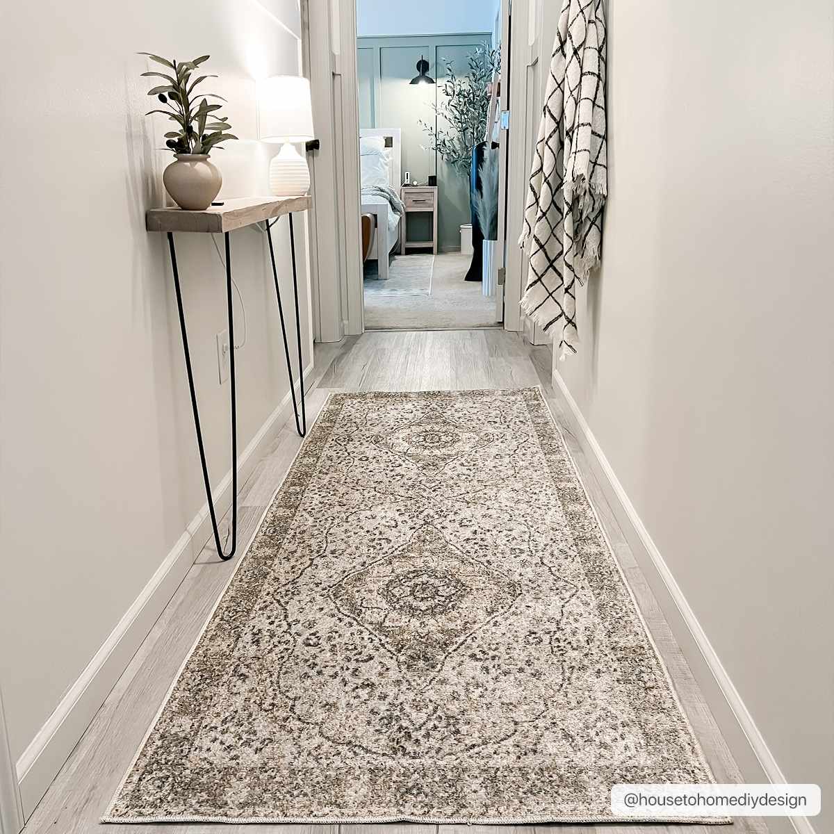Traditional Heriz Medallion Design Silver, Gold and Charcoal Washable Area Rug - Image 2