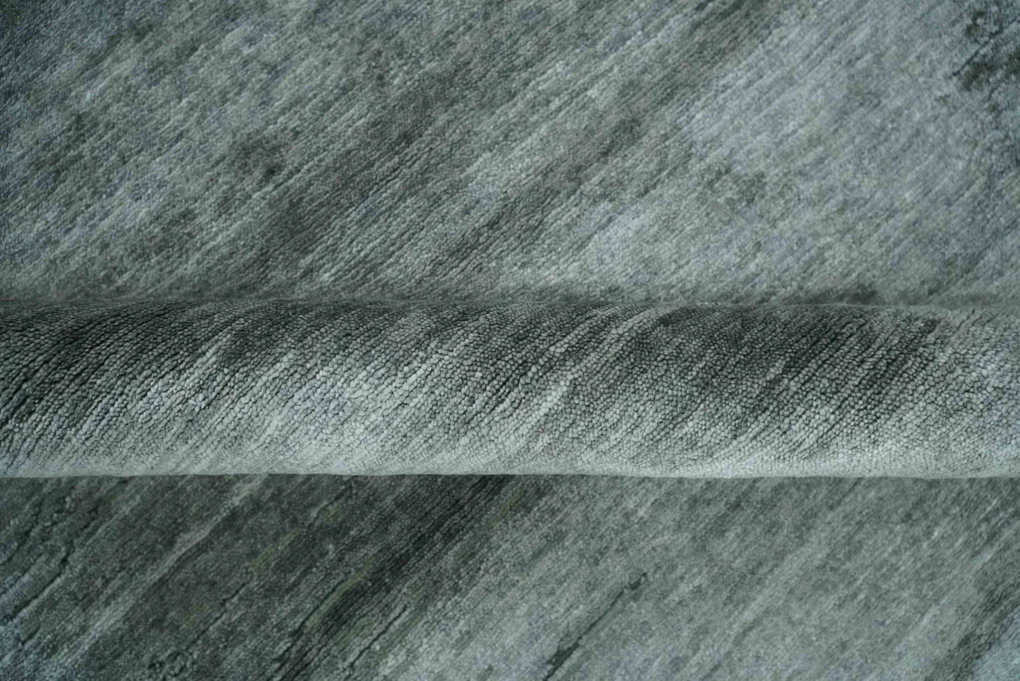 Modern Abstract Silver, Green and Charcoal Hand loom 6x9 wool and Bamboo Silk Area Rug - Image 8