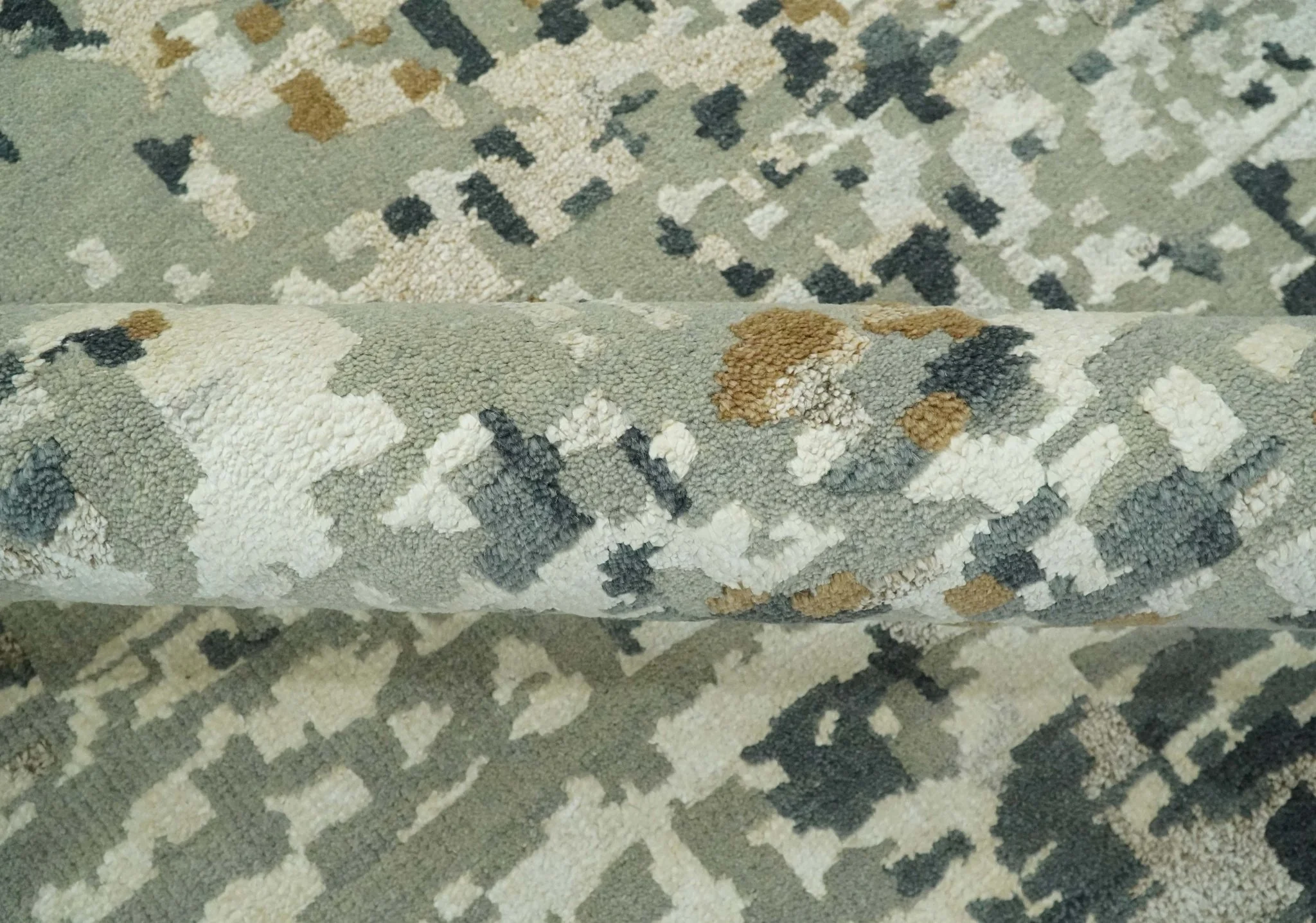 Modern Abstract Silver, Ivory, Charcoal and Olive Hand Knotted 5.6x8 wool Area Rug - Image 6