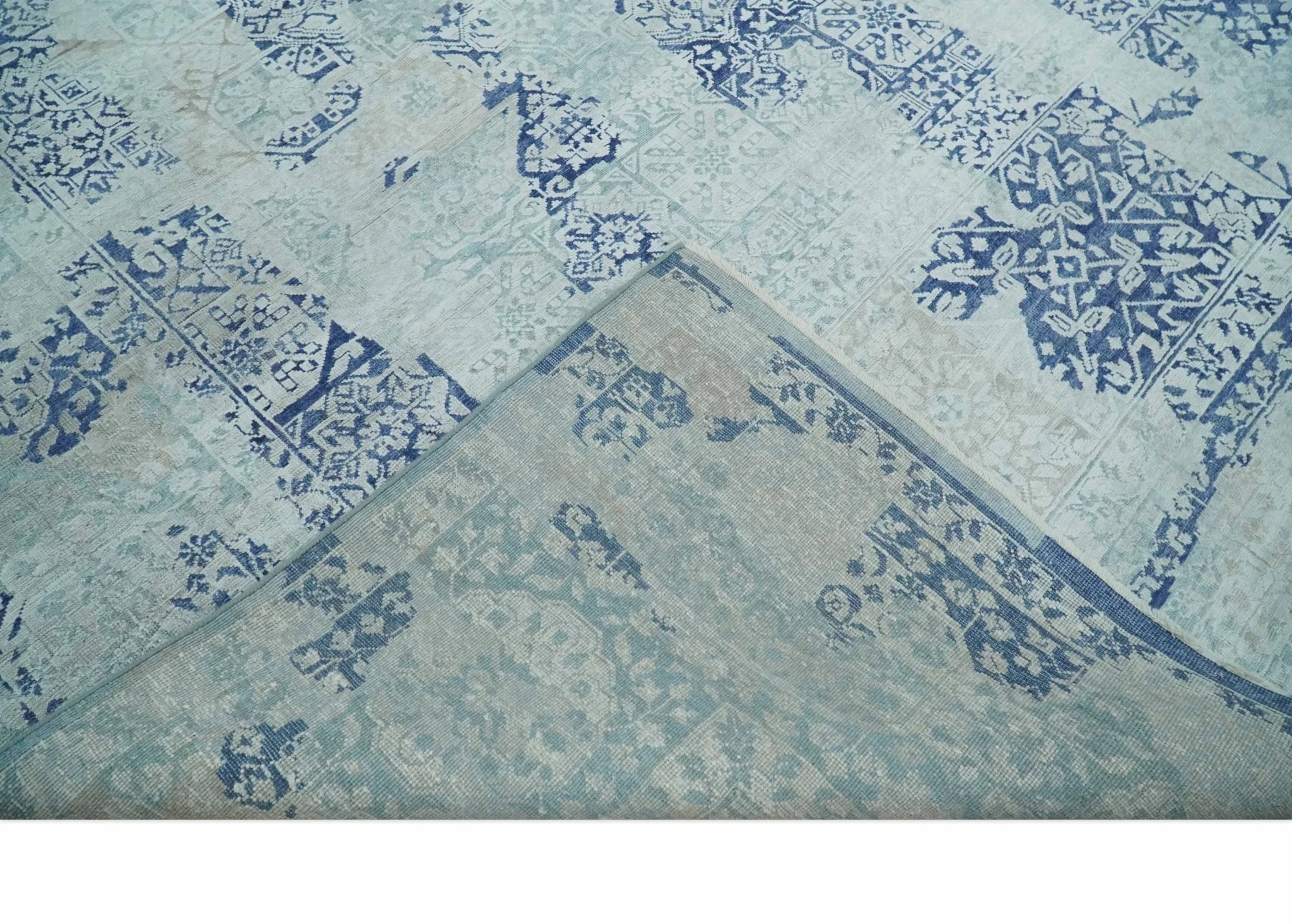 Fine Antique Design Silver, Light Teal and Blue transitional Hand Knotted 8x10 wool and Art Silk area Rug - Image 6